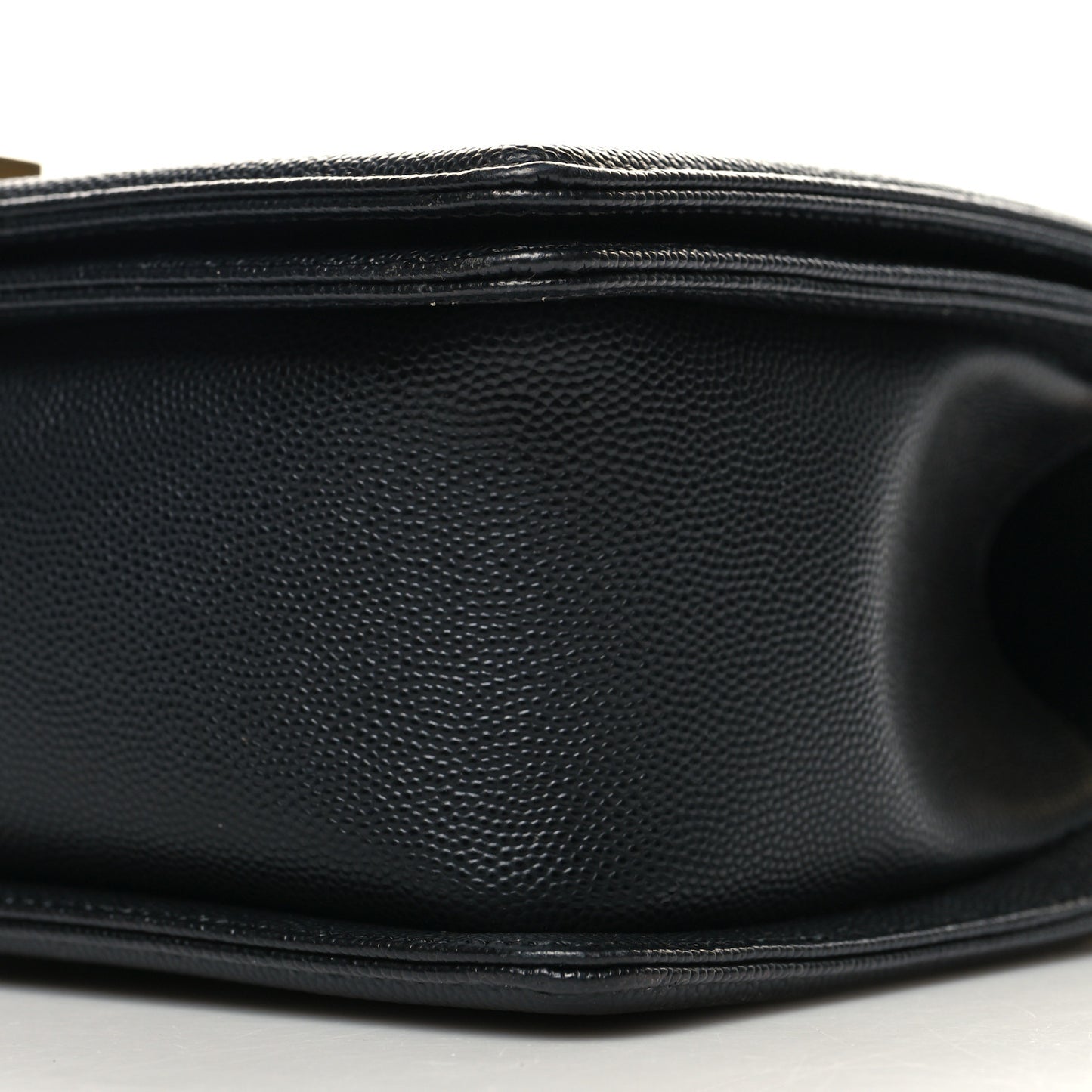 Caviar Quilted Medium Boy Flap Black
