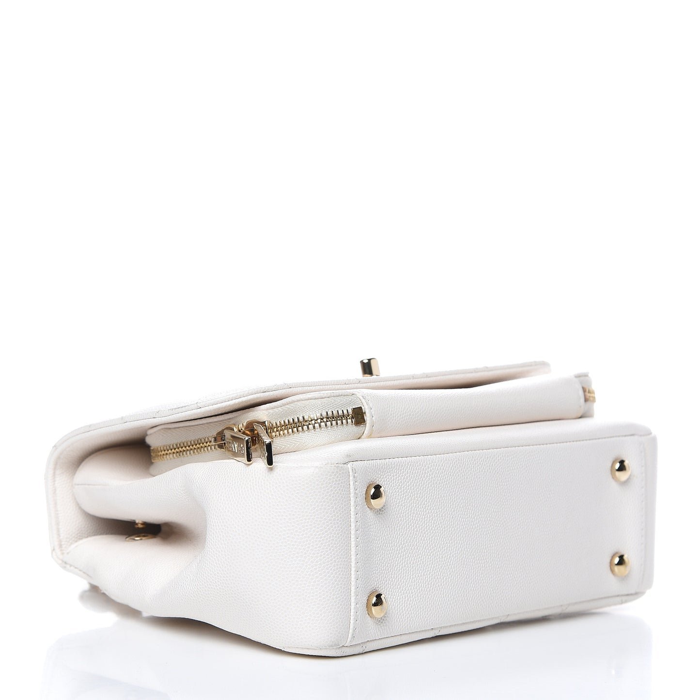 Caviar Quilted Medium Business Affinity Flap White