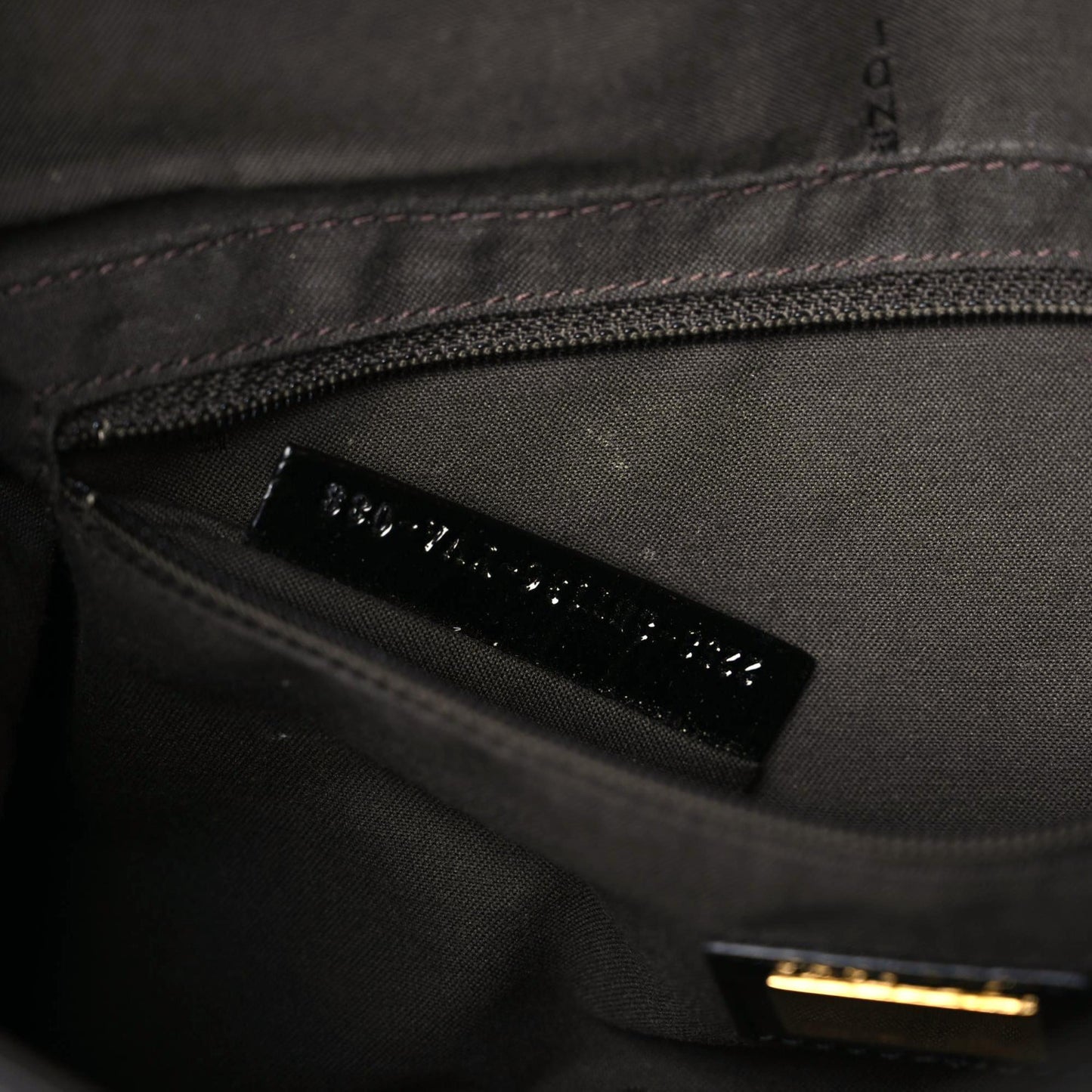 Vitello Naplak Medium Convertible Baguette Black