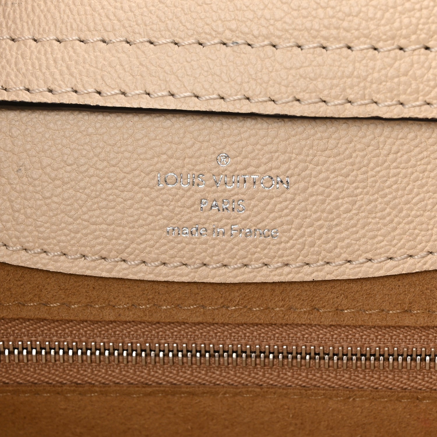 Louis Vuitton Cuir Plume Cuir Ecume Very Hobo Sesame Creme 6 of 23