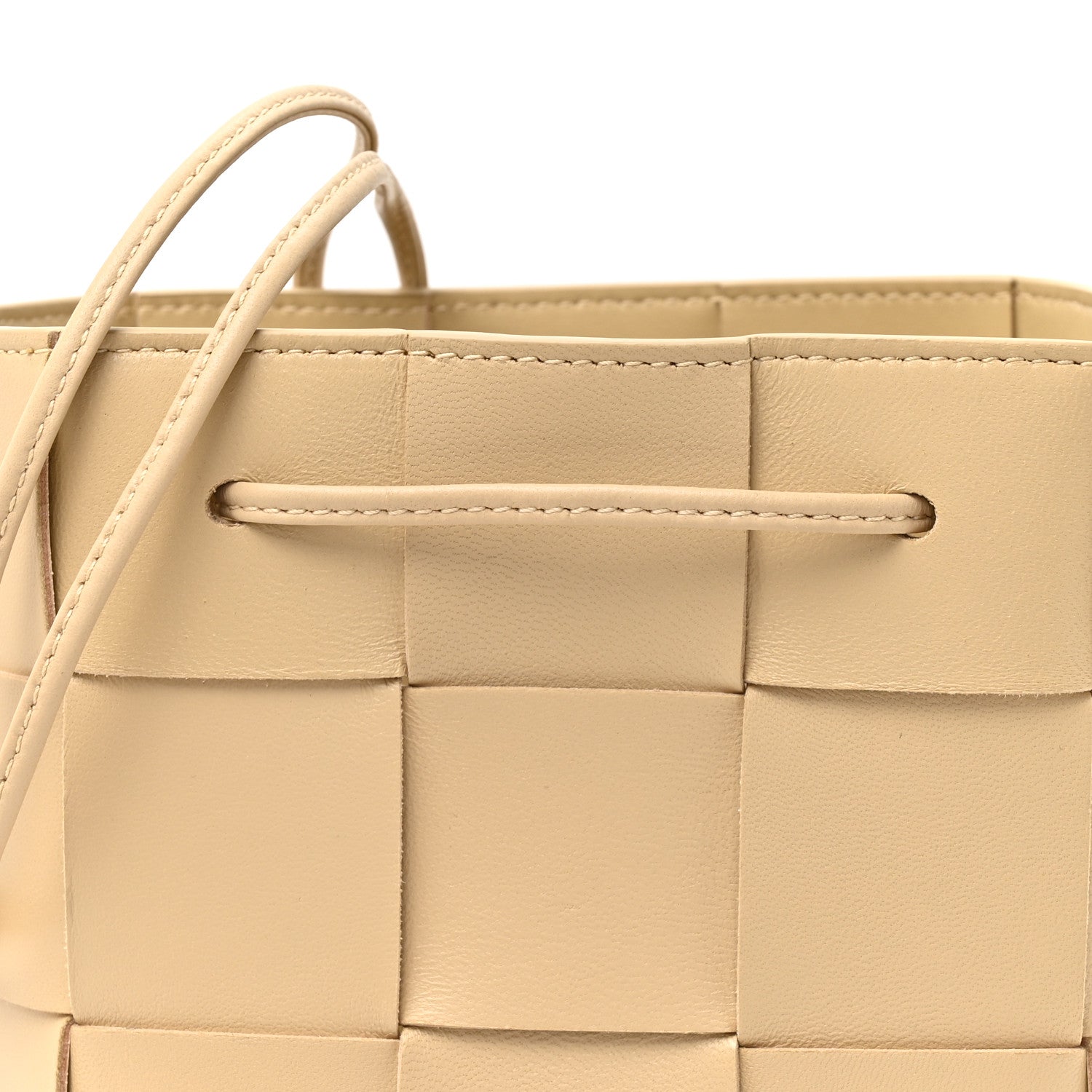 Bottega Veneta Nappa Maxi Intrecciato Small Cassette Bucket Bag Porridge 7 of 9
