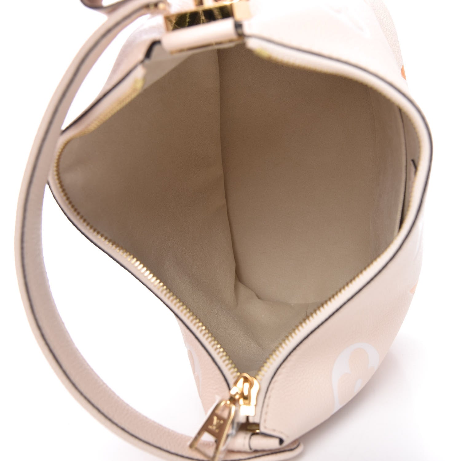 Louis Vuitton Empreinte Monogram Giant By The Pool Marshmallow Hobo Cream Saffron 5 of 10