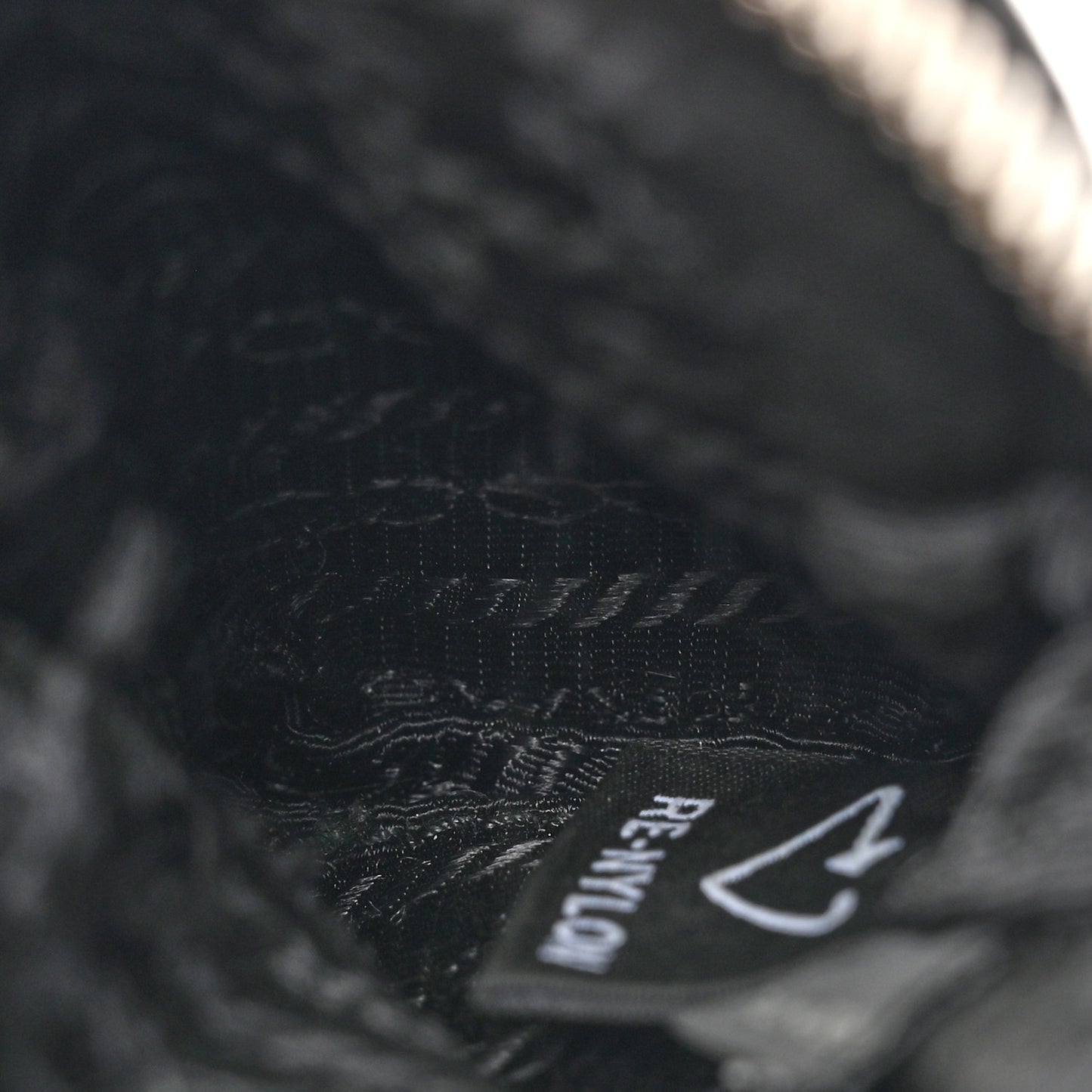 Nylon Re-Edition 2005 Shoulder Strap With Pouch Black