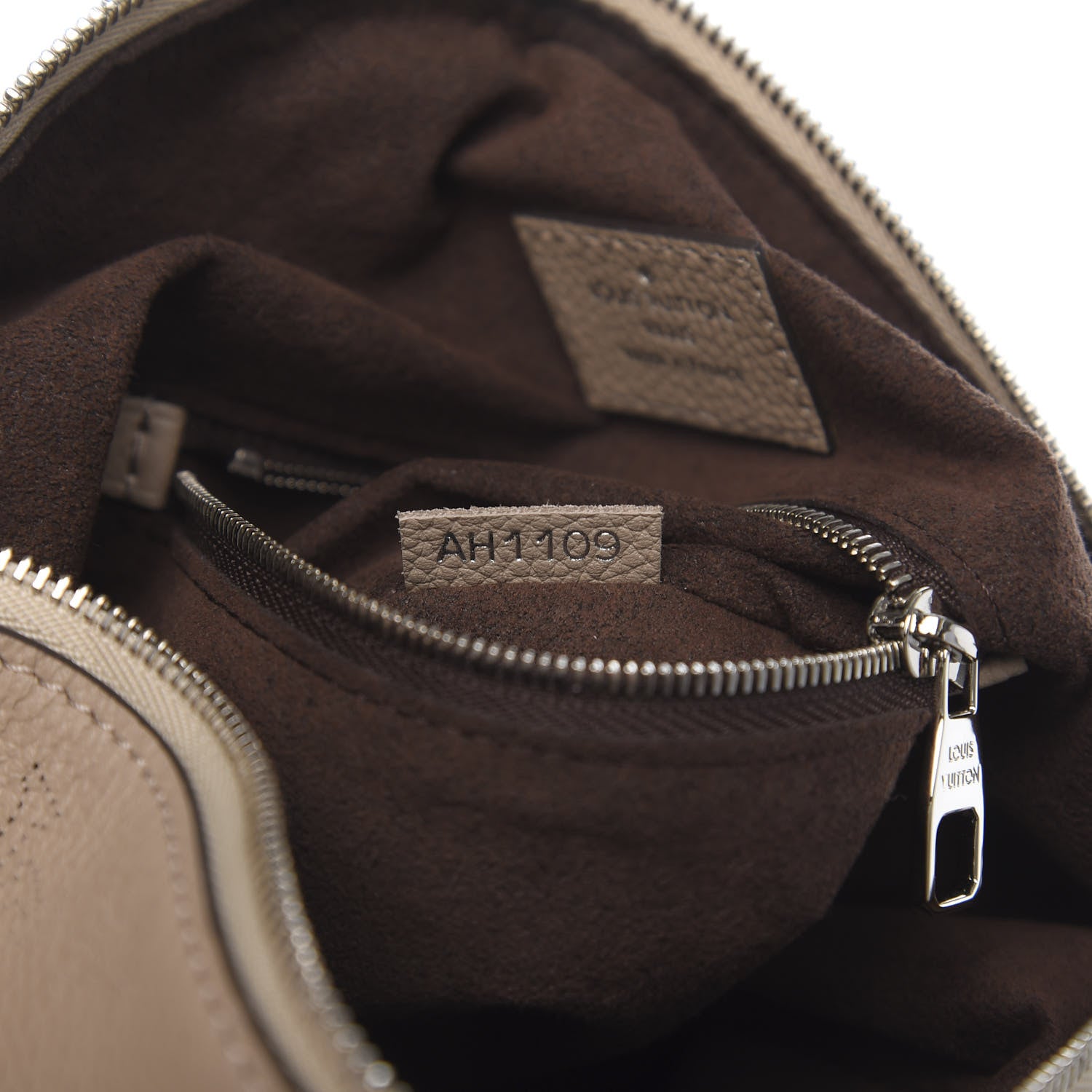 Louis Vuitton Mahina Babylone Chain BB Galet 8 of 11