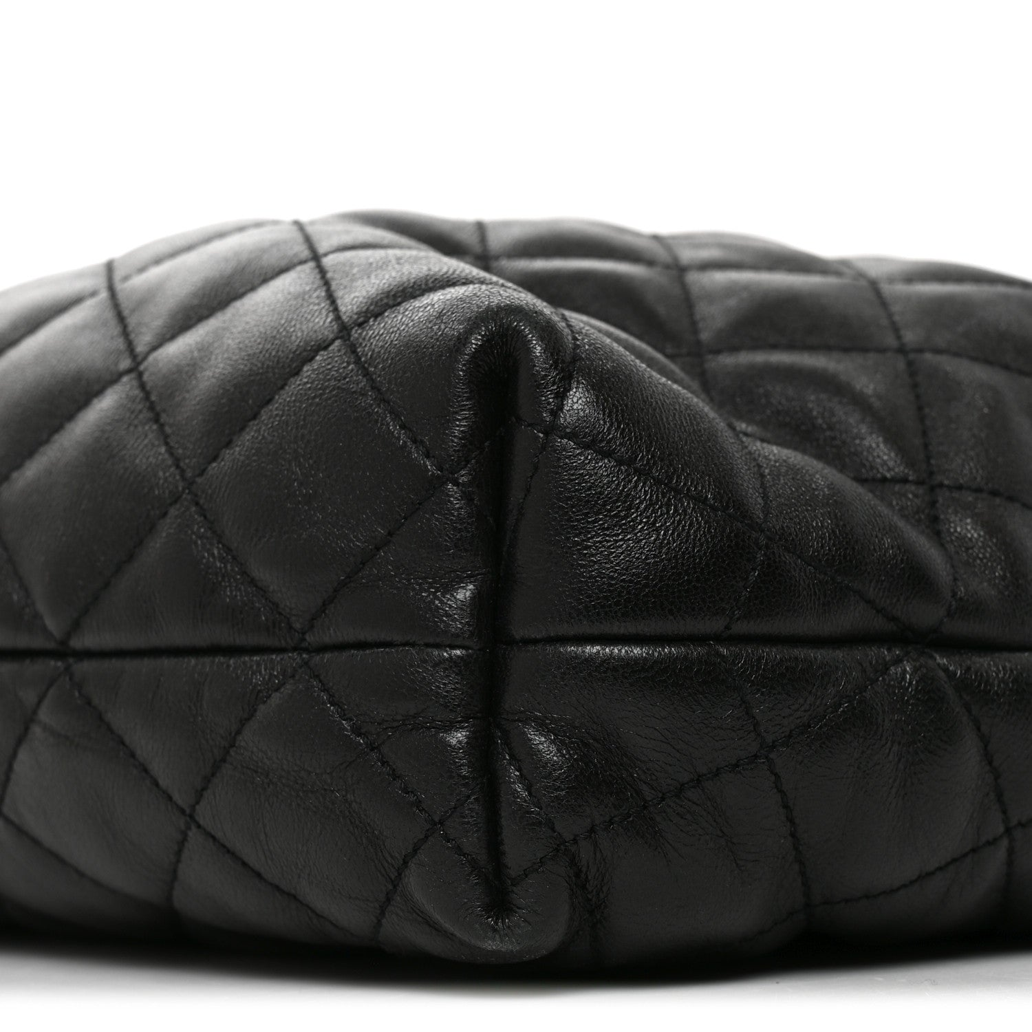 Saint Laurent Lambskin Quilted Maxi Icare Shopping Tote Black 10 of 10