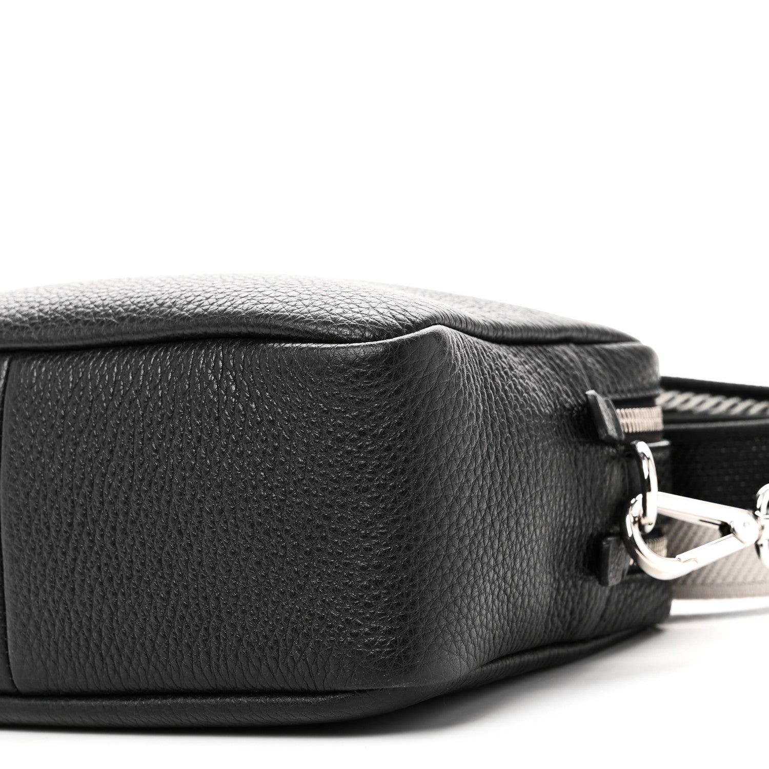 【極美品✨】PRADA プラダ　ボディバッグ　VITELLO DAINO 黒 Prada Vitello Daino Soft Camera Crossbody Black 1856622 – FASHIONPHILE
