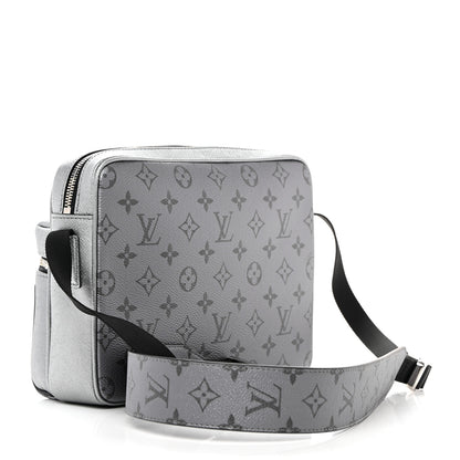 Louis Vuitton Taigarama Outdoor Messenger Gunmetal 3 of 10