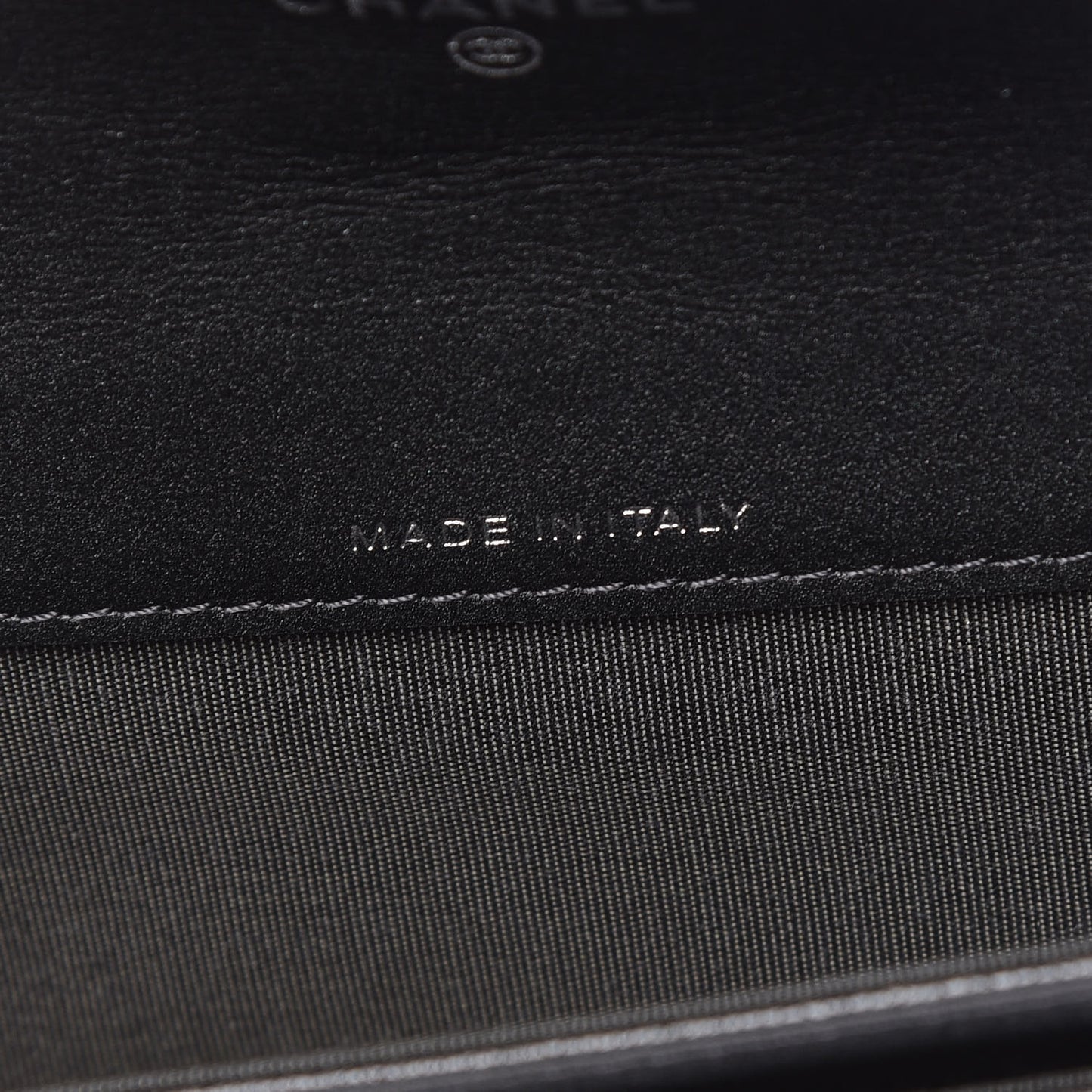 Goatskin Camellia Embossed Card Holder Wallet Grey