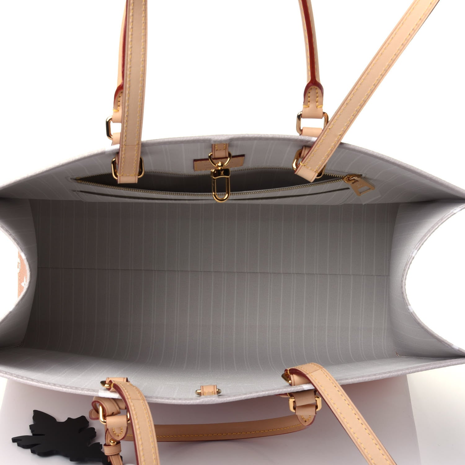 Louis Vuitton Monogram Giant By The Pool Onthego GM Brume 3 of 4