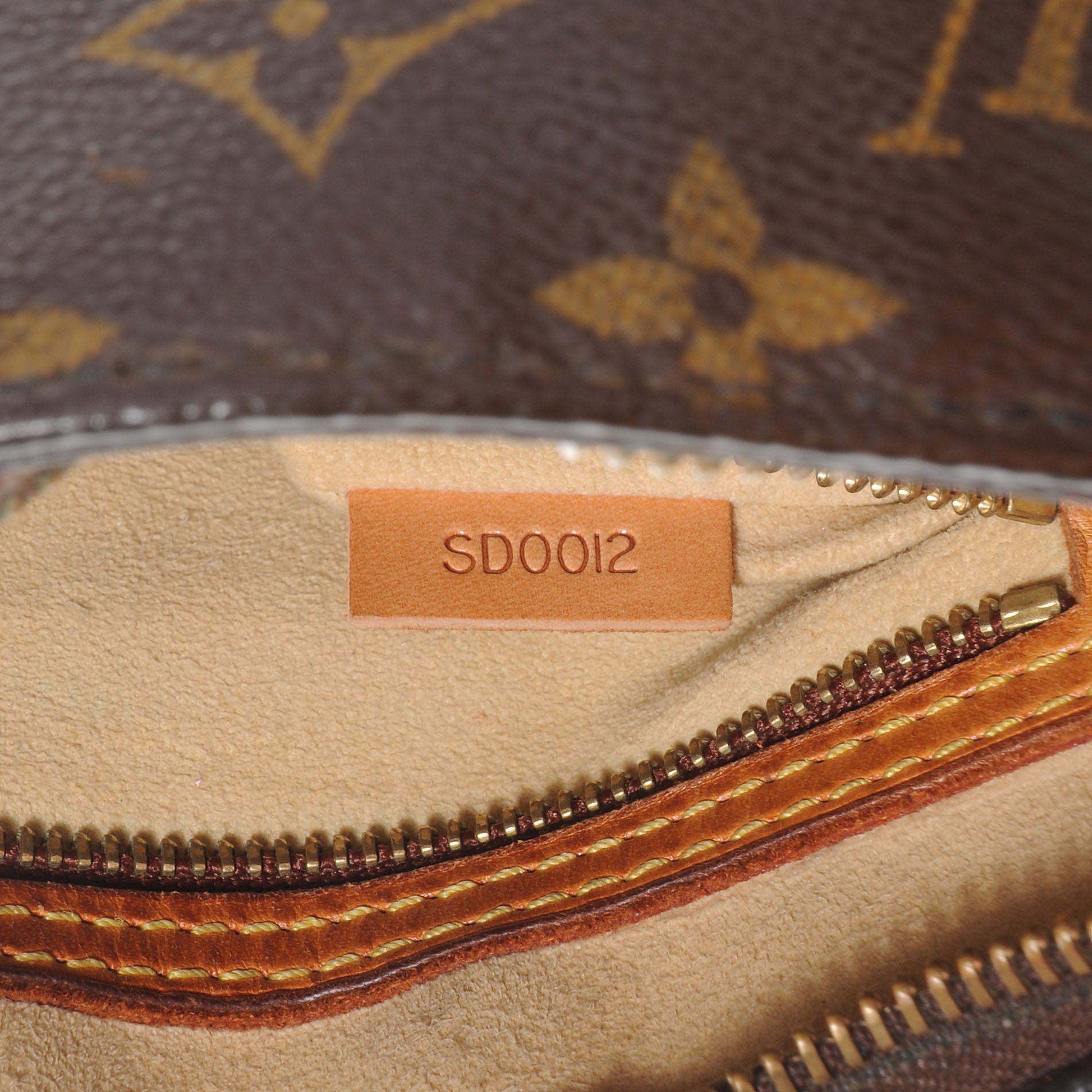 Louis Vuitton Monogram Looping MM 7 of 8