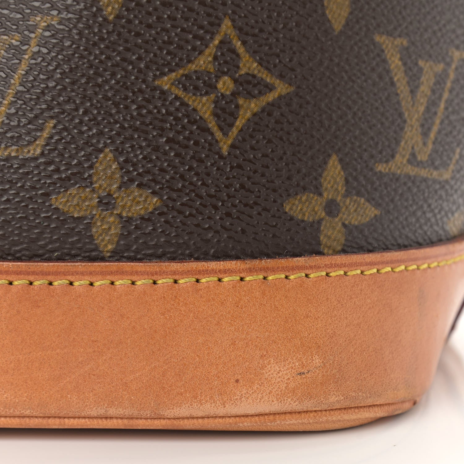 Louis Vuitton Monogram Alma PM 15 of 20