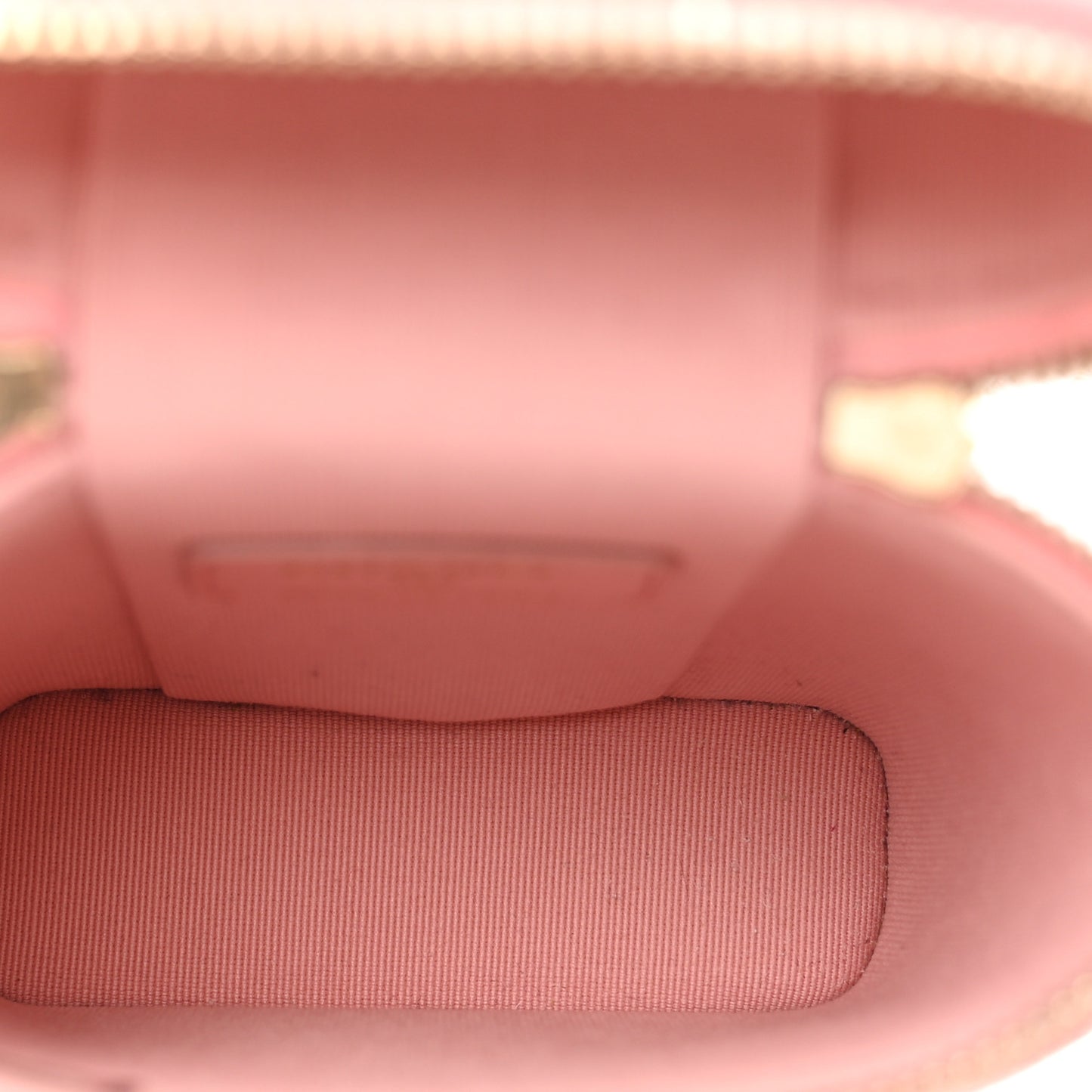 Caviar Quilted Phone Holder With Chain Pink