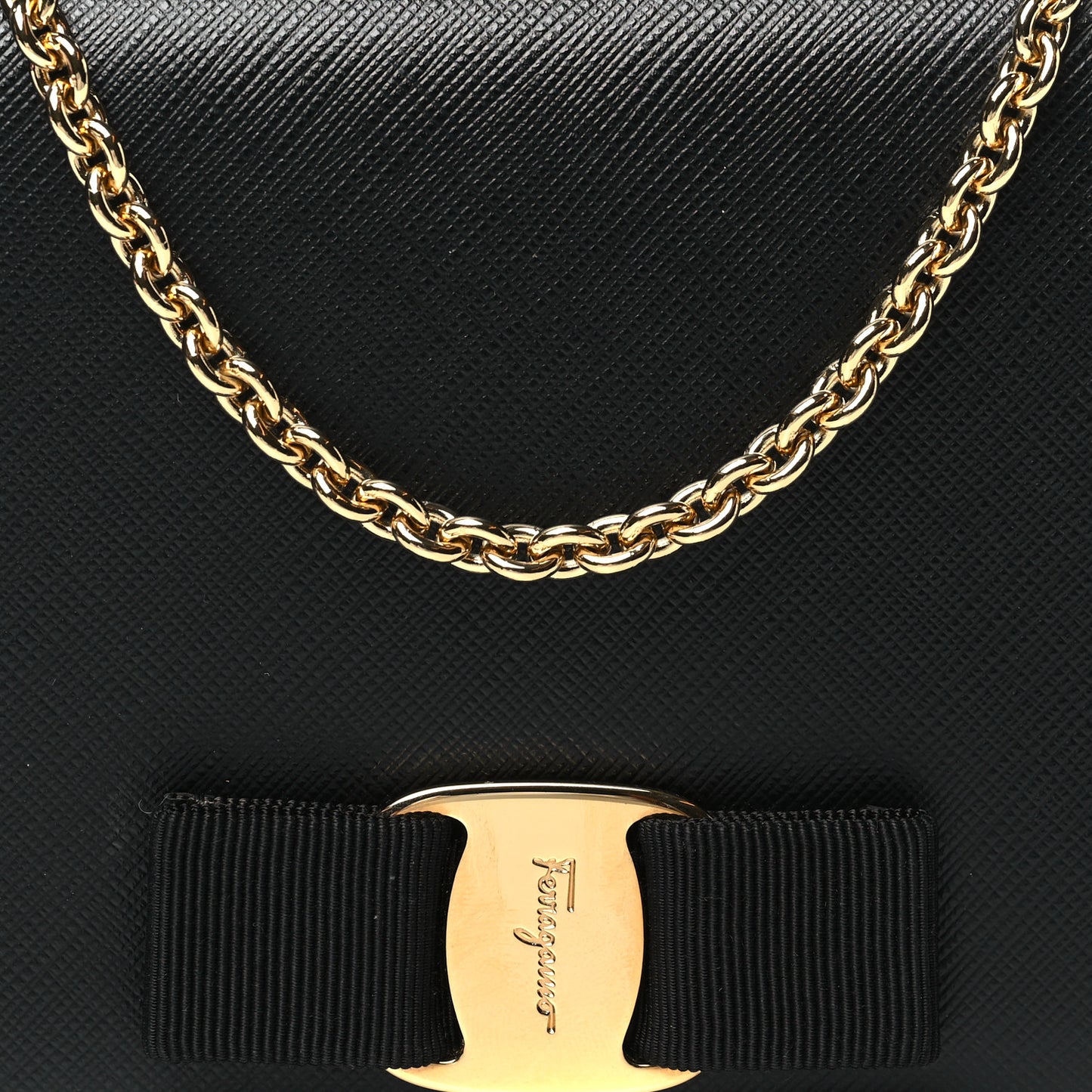 Hammered Calfskin Vara Wallet On Chain Black