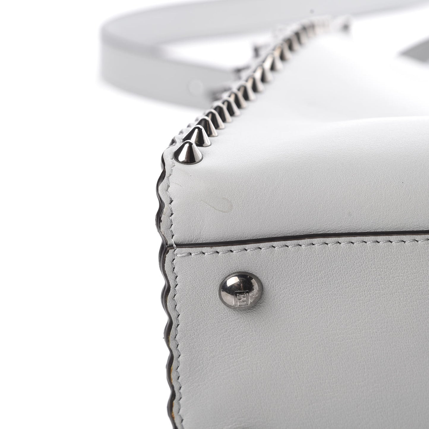 Vitello Seta Shiny Nappa Scalloped Studded Medium Peekaboo Iconic Satchel Grigio Perla