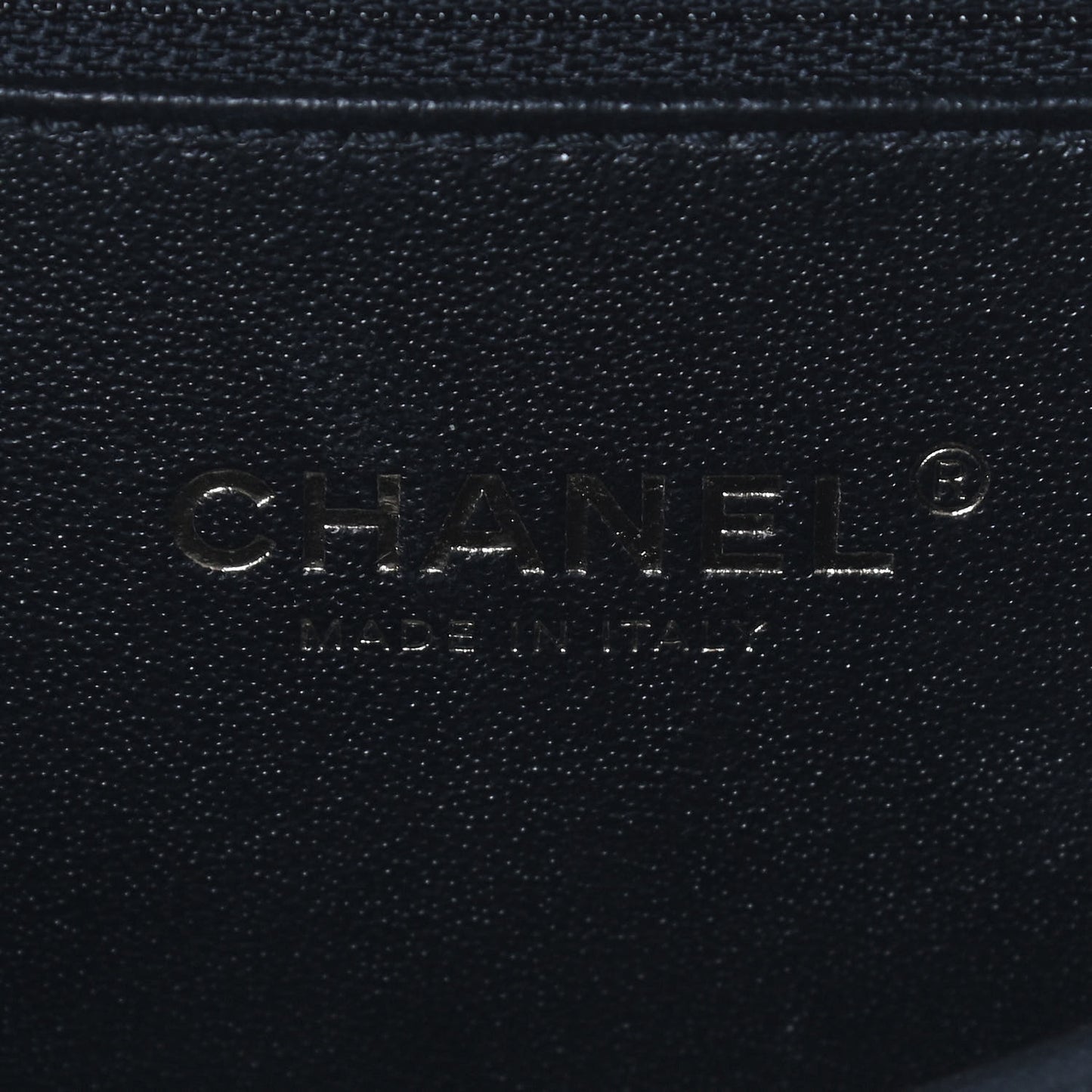 Caviar Quilted Medium CC Filigree Vanity Case Black