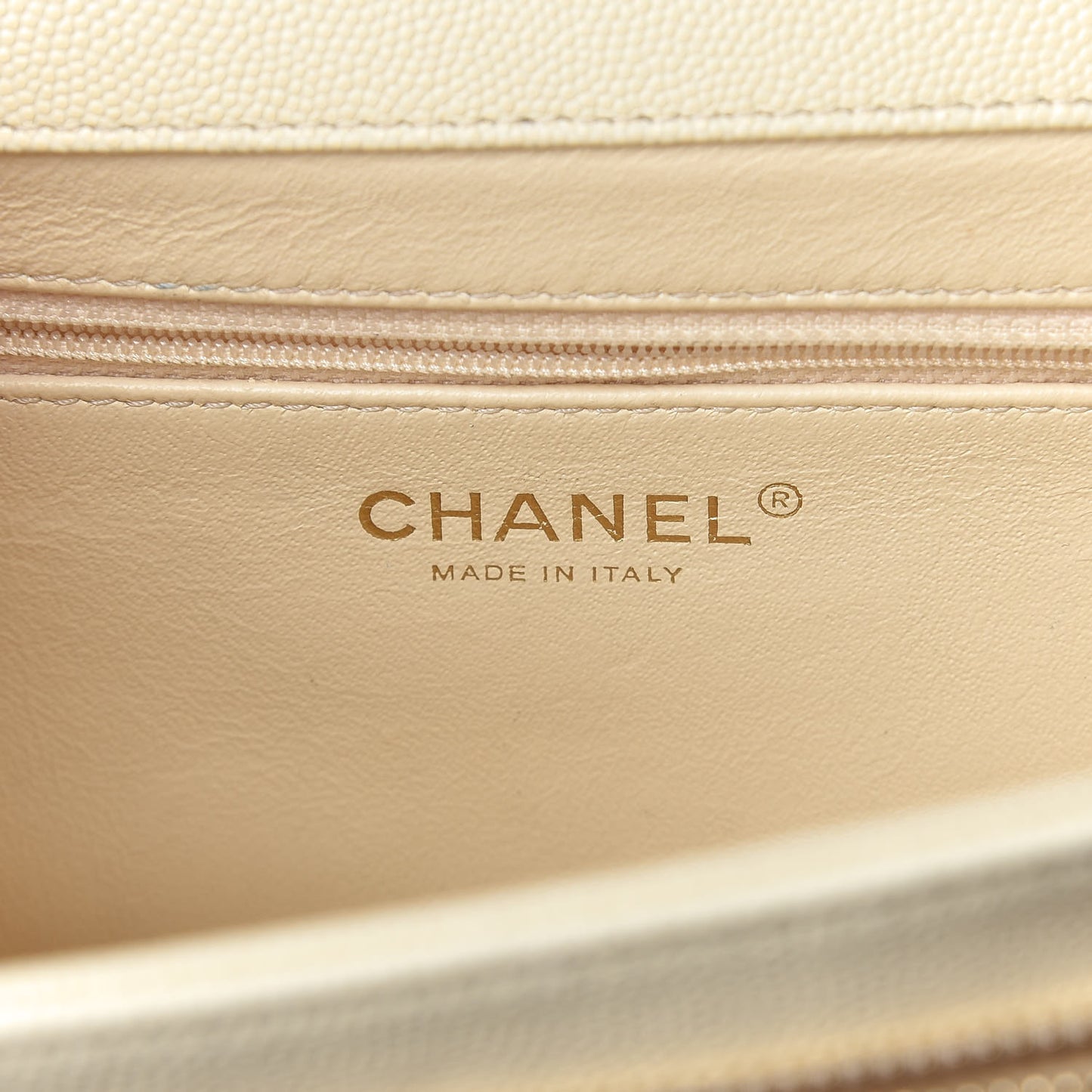 Caviar Quilted Medium Business Affinity Flap Ivory