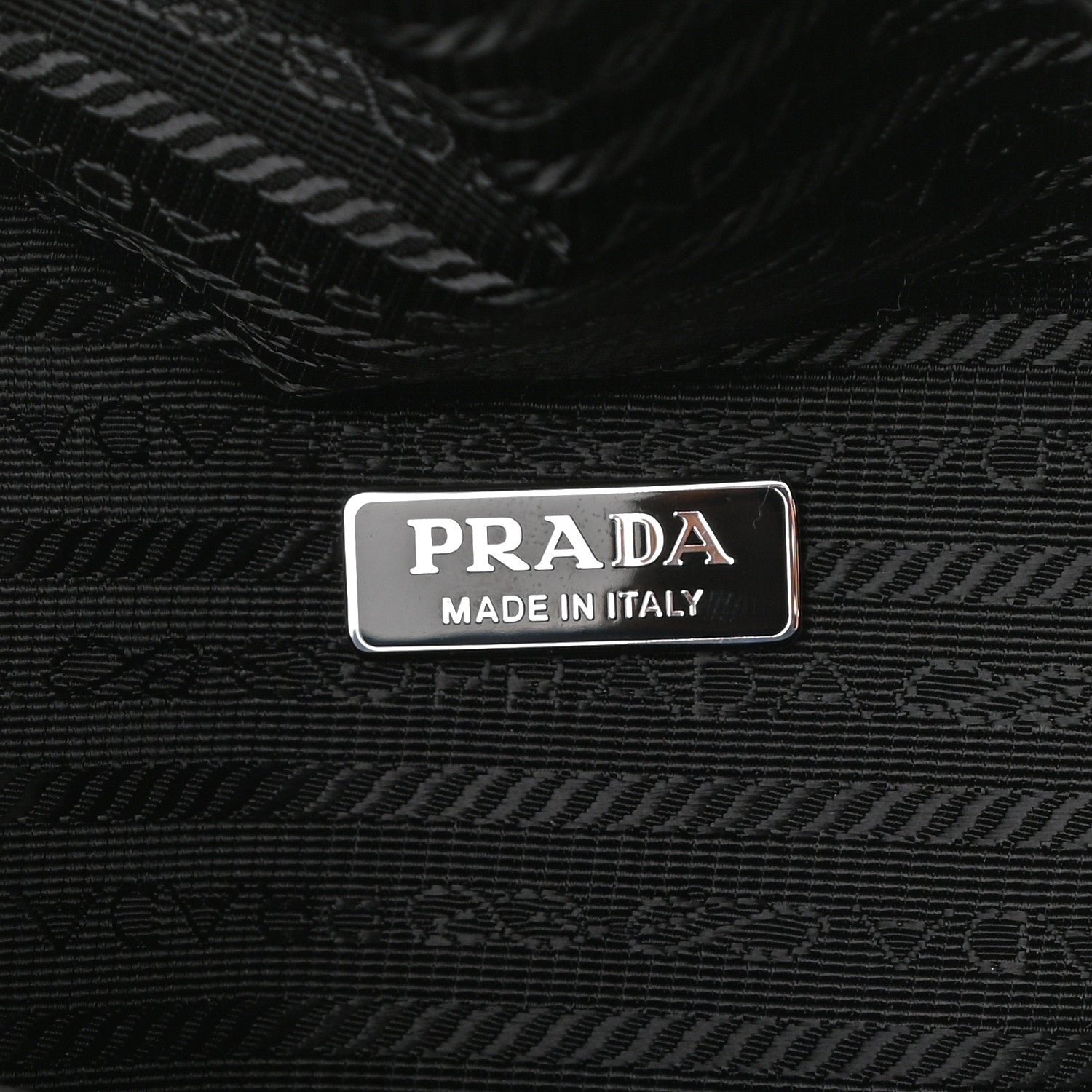 Prada Paillettes Vitello Triangle Crossbody Bottiglia 6 of 11
