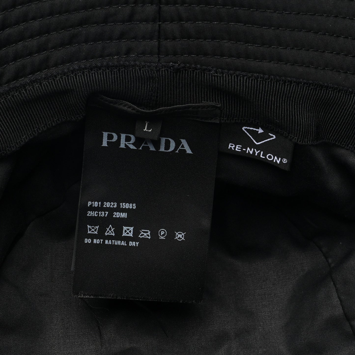 Re-Nylon Metal Triangle Logo Mens Bucket Hat L Black