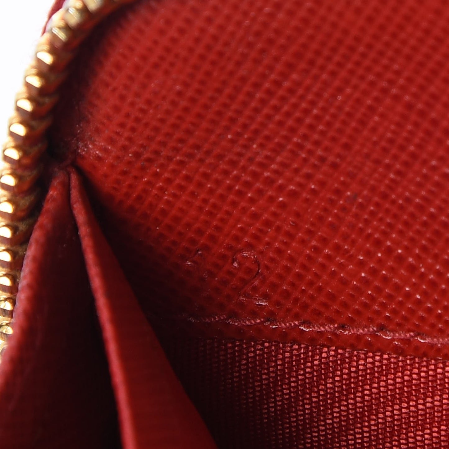 Saffiano Fiocco Bow Zip Around Wallet Fuoco