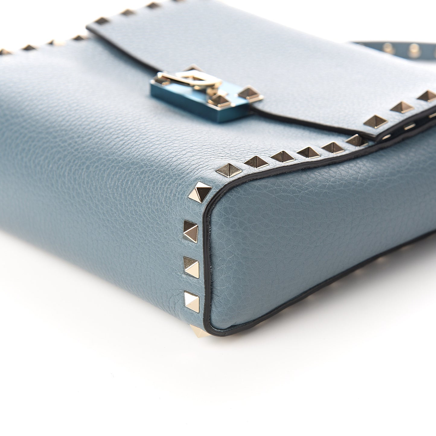 Pebbled Calfskin Rockstud Flip Lock Flap Messenger Bag Amadeus