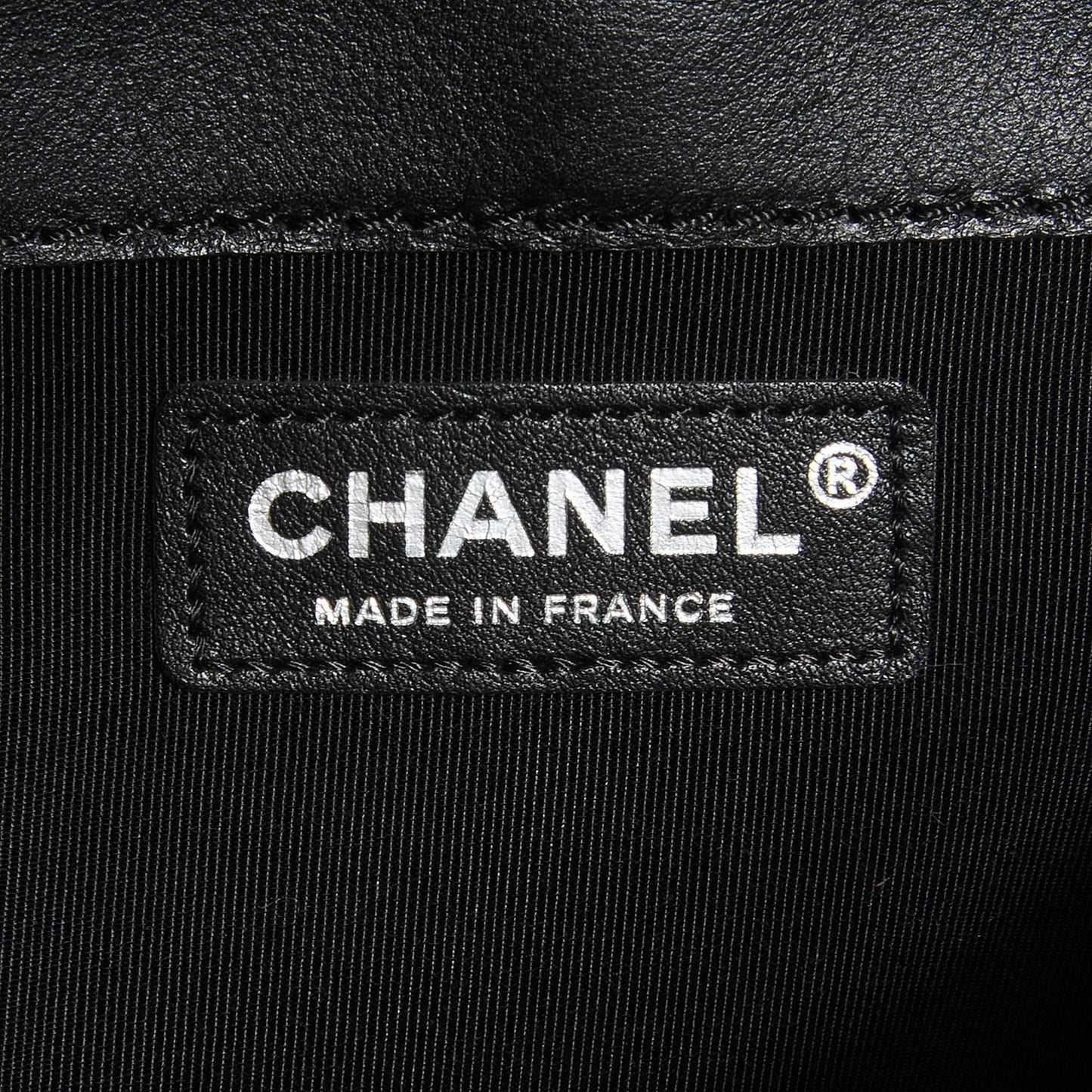 Calfskin Enchained Medium Boy Flap Black