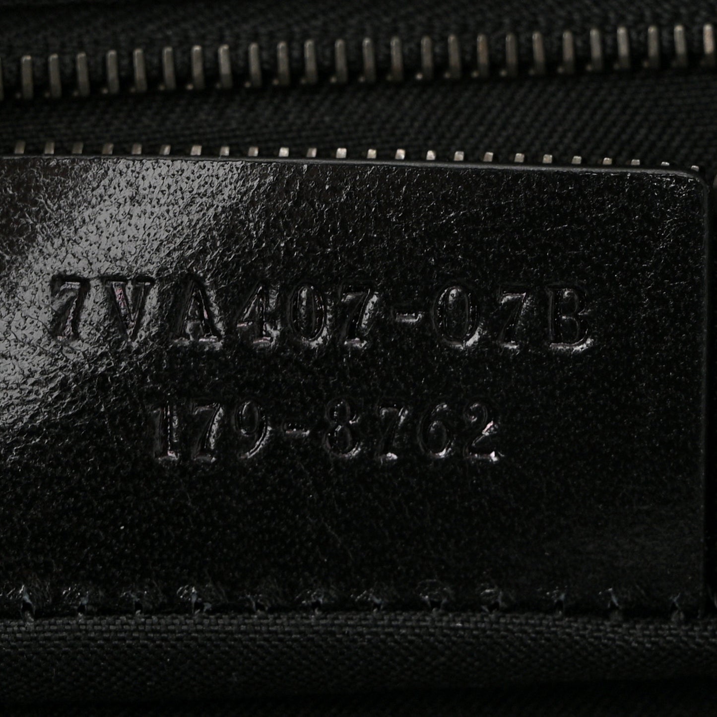 Vitello Grace Messenger Bag Black