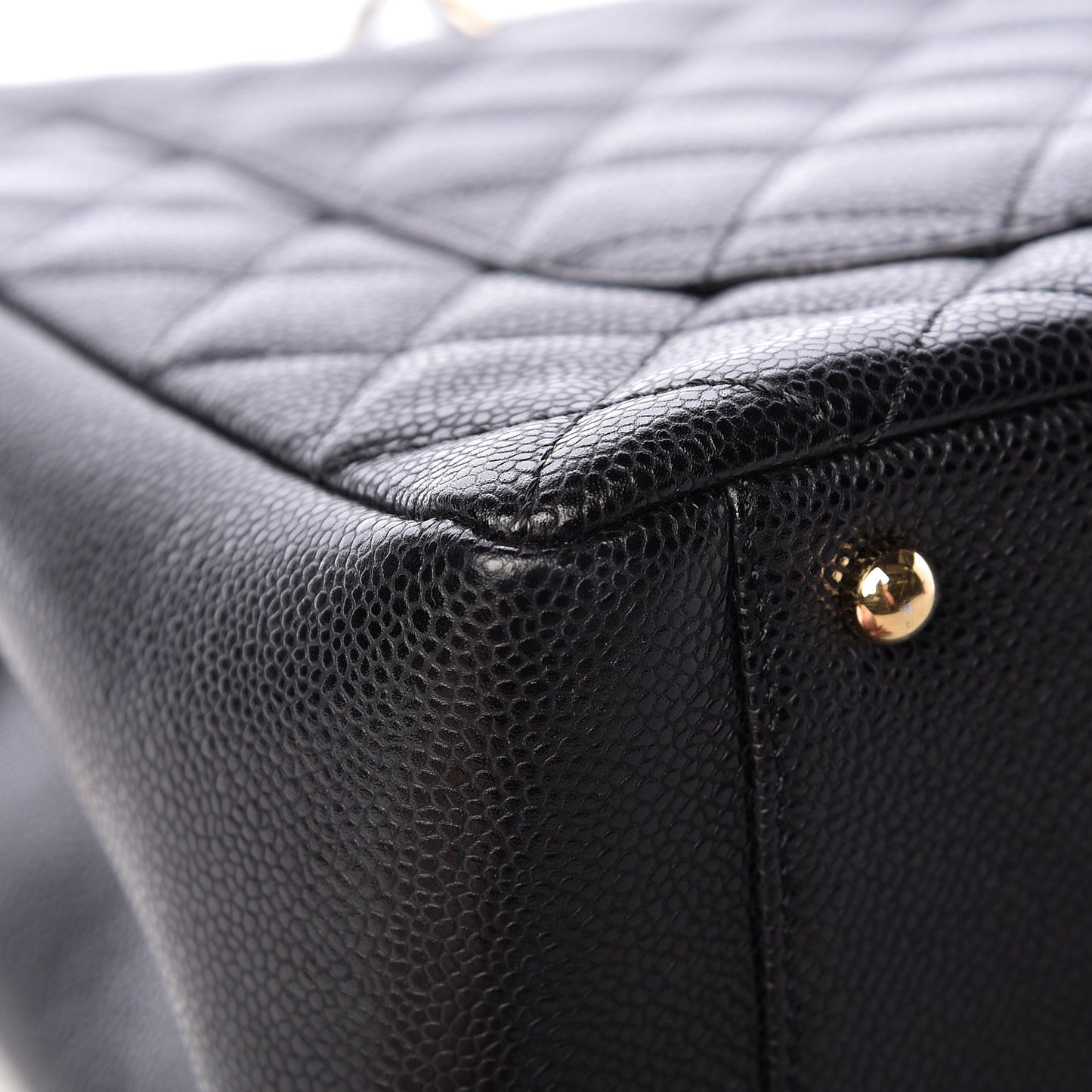 Caviar Quilted XL Grand Shopping Tote GST Black