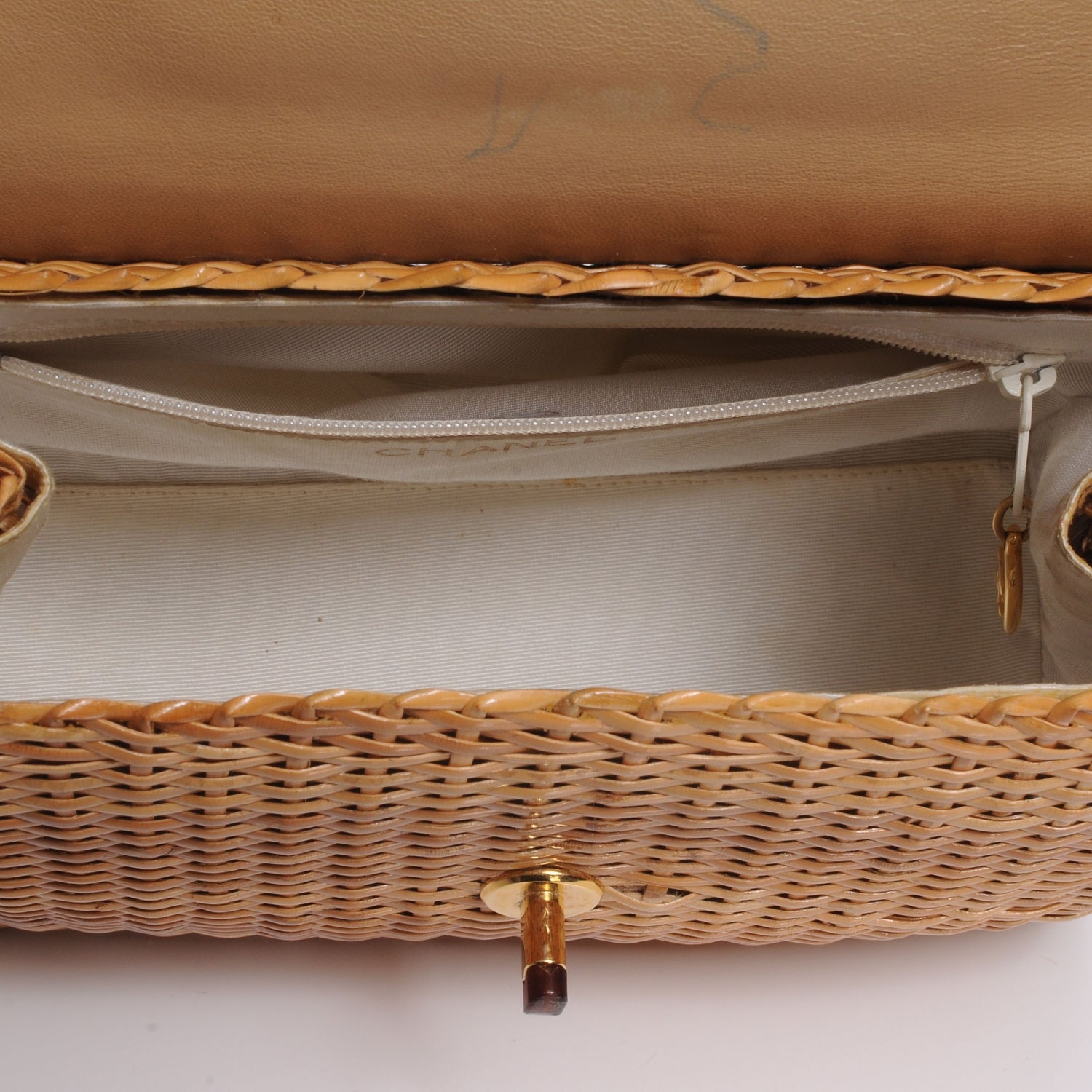 Chanel Straw Bag w Tortoise CC Lock 7 of 10
