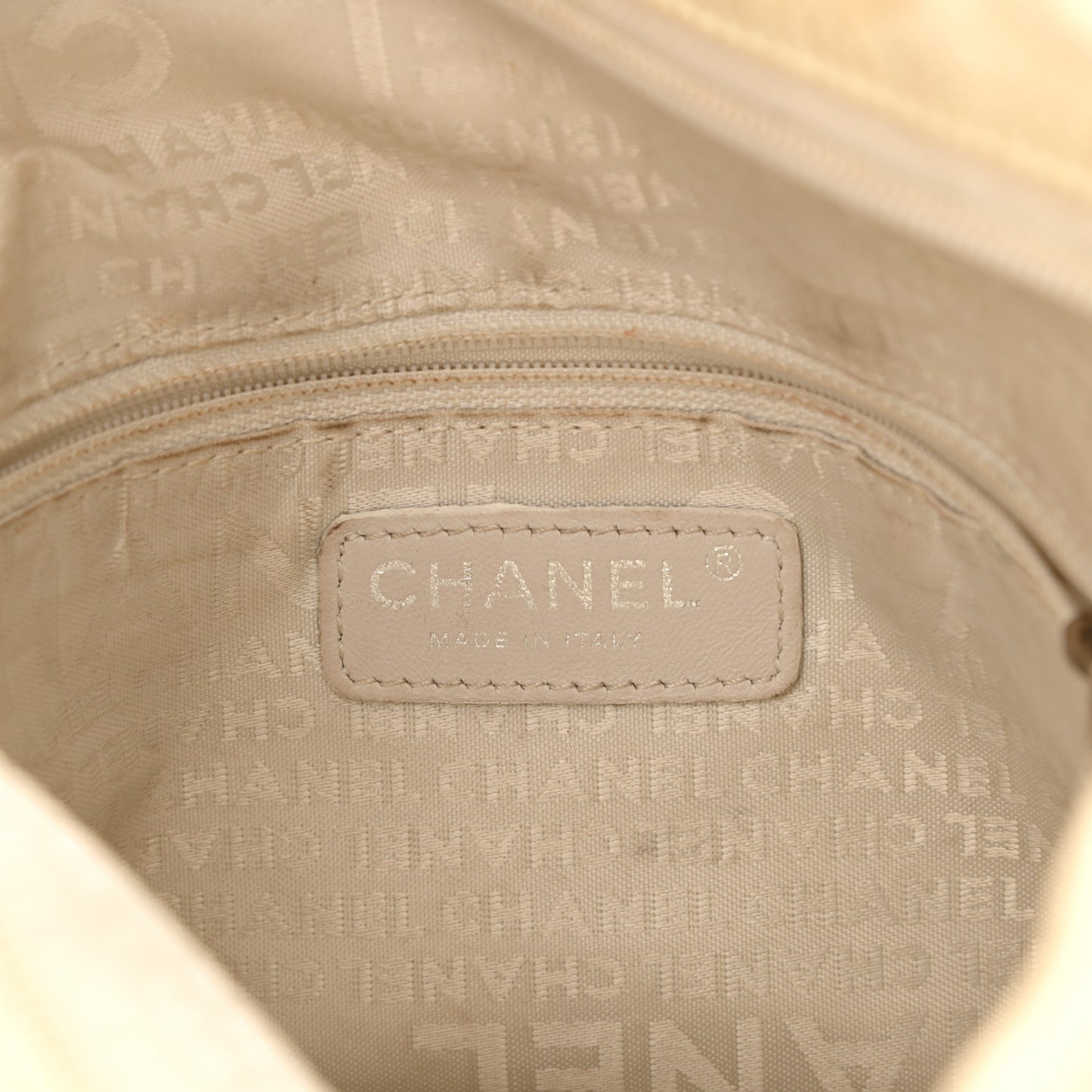 Lambskin Medium Ultimate Soft Tote Ivory