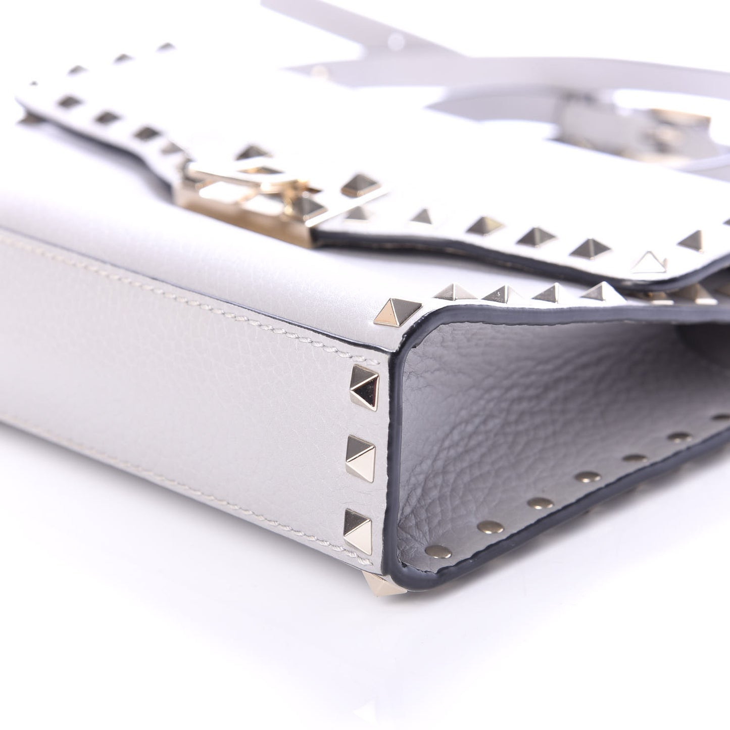 Pebbled Calfskin Medium Rockstud Flip Lock Crossbody Bag Pastel Grey