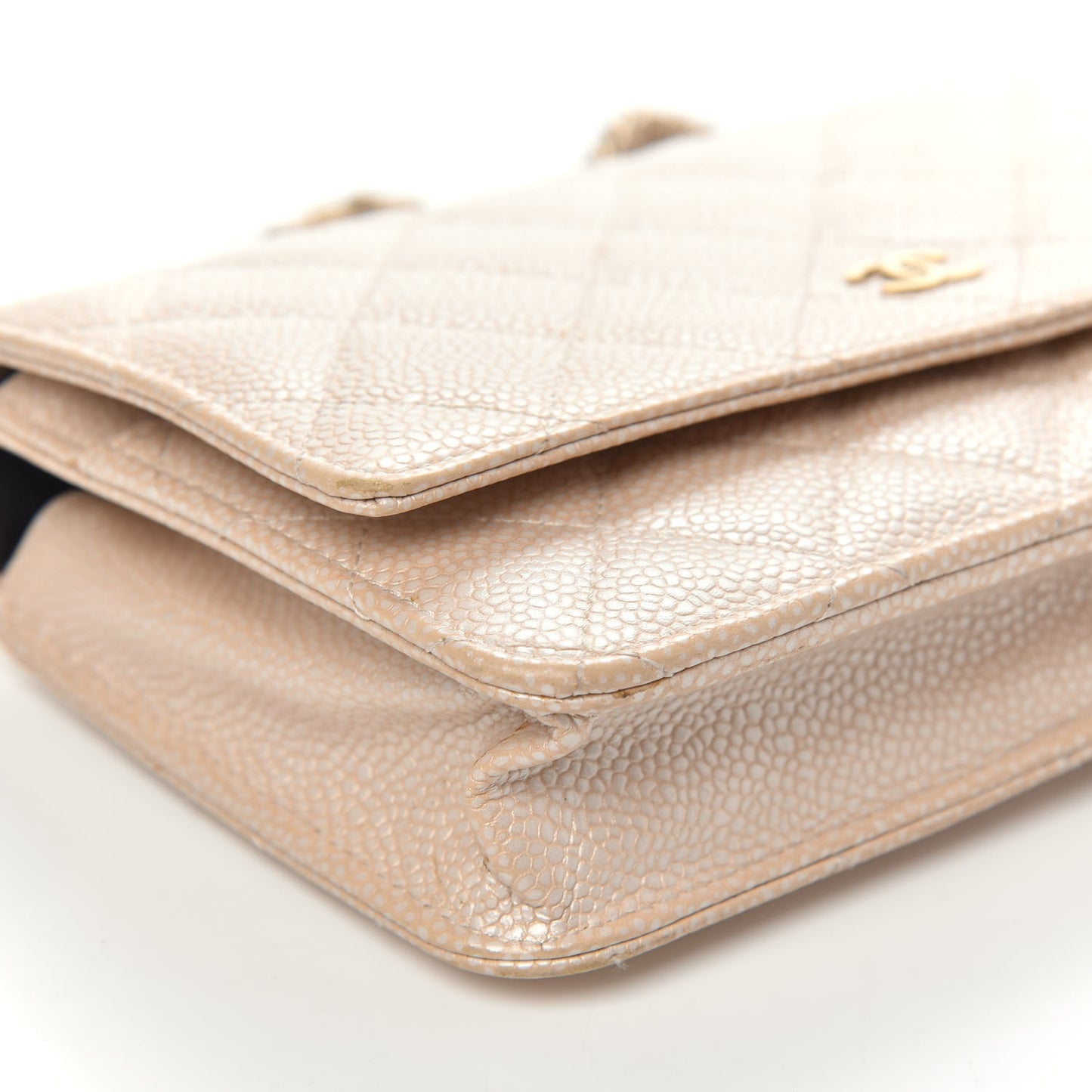 Pearly Caviar Quilted Wallet On Chain WOC Beige