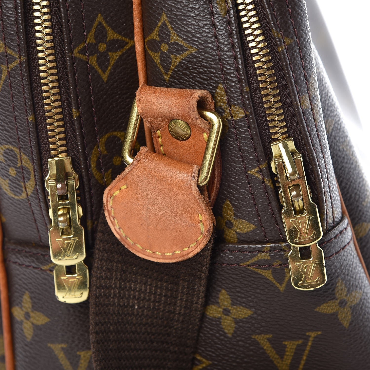 Louis Vuitton Monogram Reporter GM 9 of 17