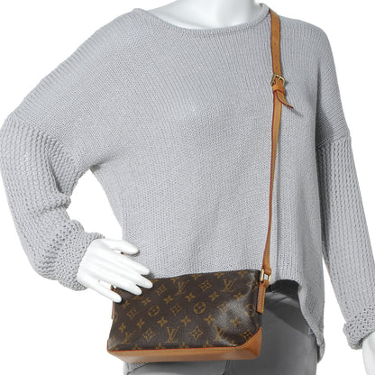 Louis Vuitton Monogram Trotteur 2 of 7