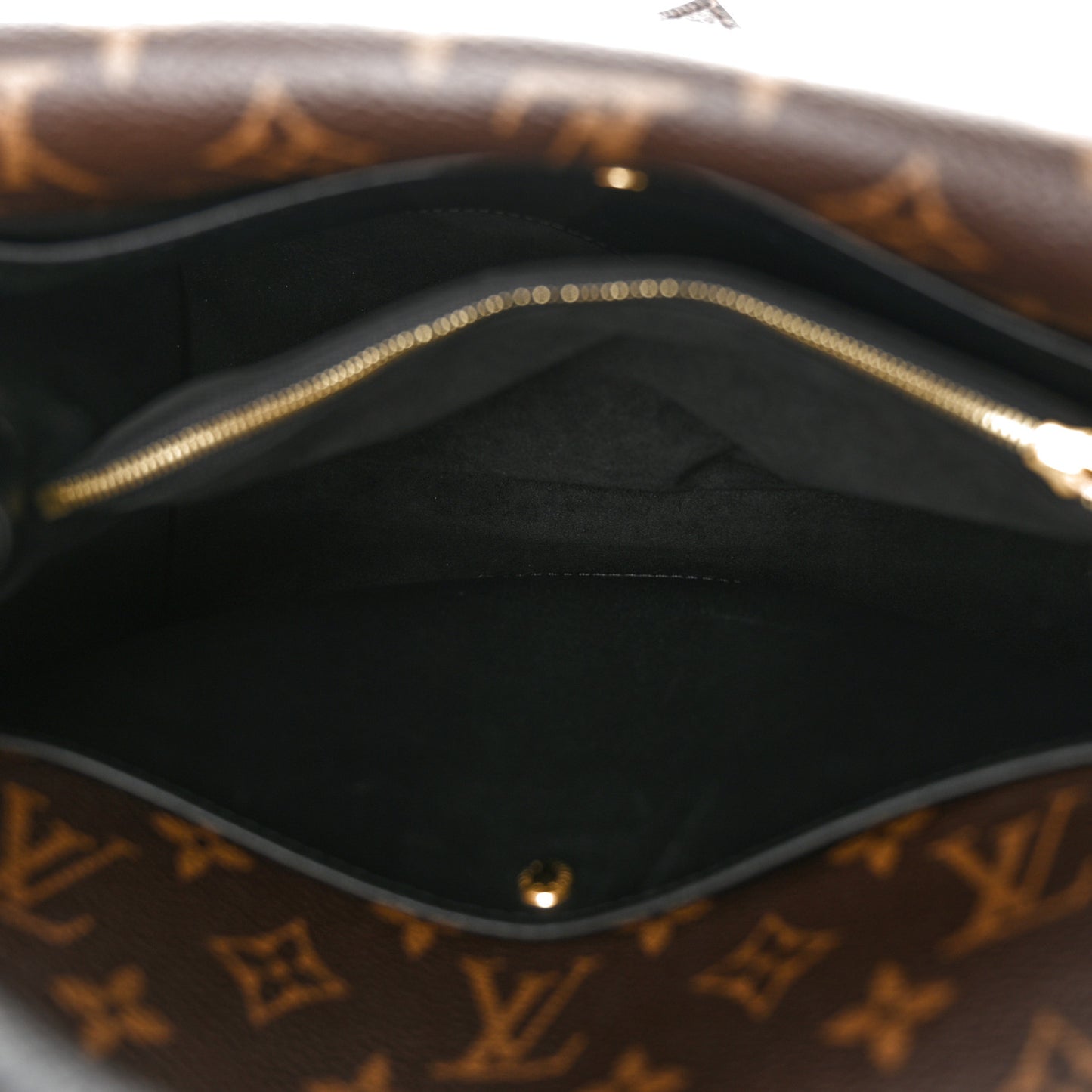 Monogram Double V Black