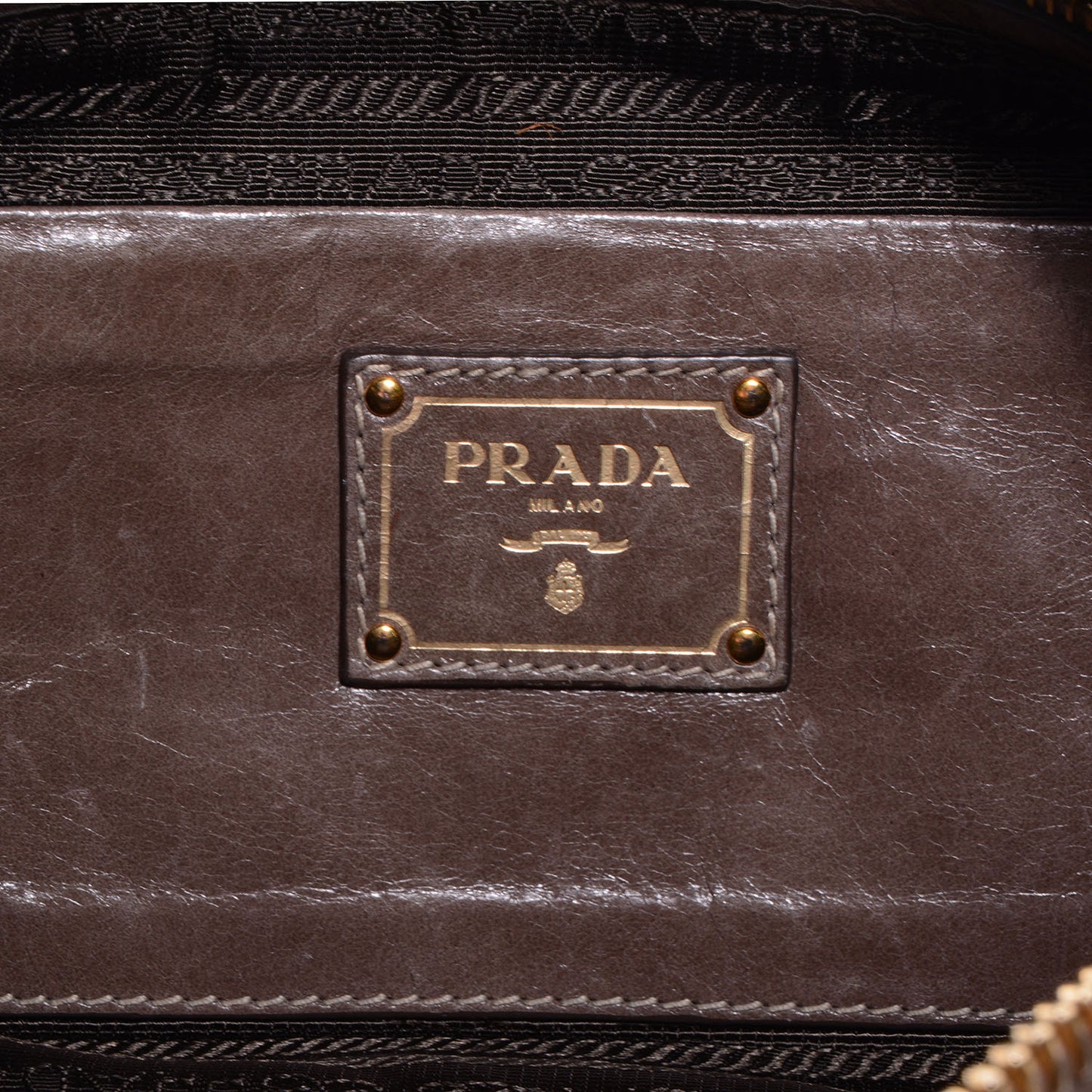 Vitello Shine Pochette Clutch Argilla