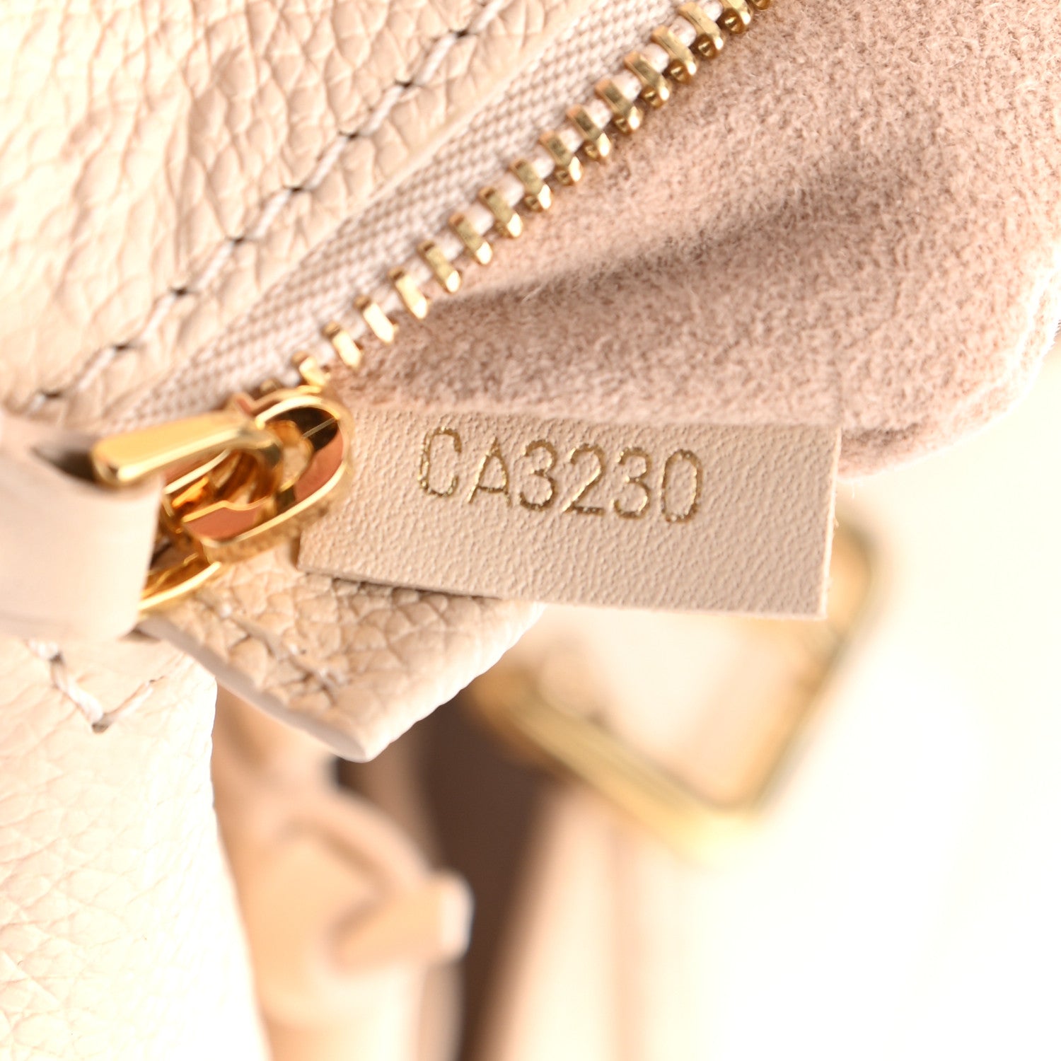 Louis Vuitton Empreinte Montsouris PM Creme 7 of 10