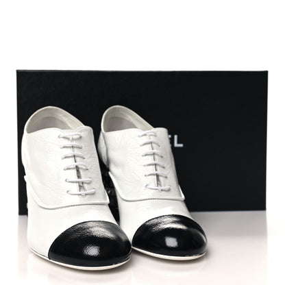 Chanel Shiny Crumpled Calfskin Cap Toe Lace Up Oxfords 37 White Black 9 of 9