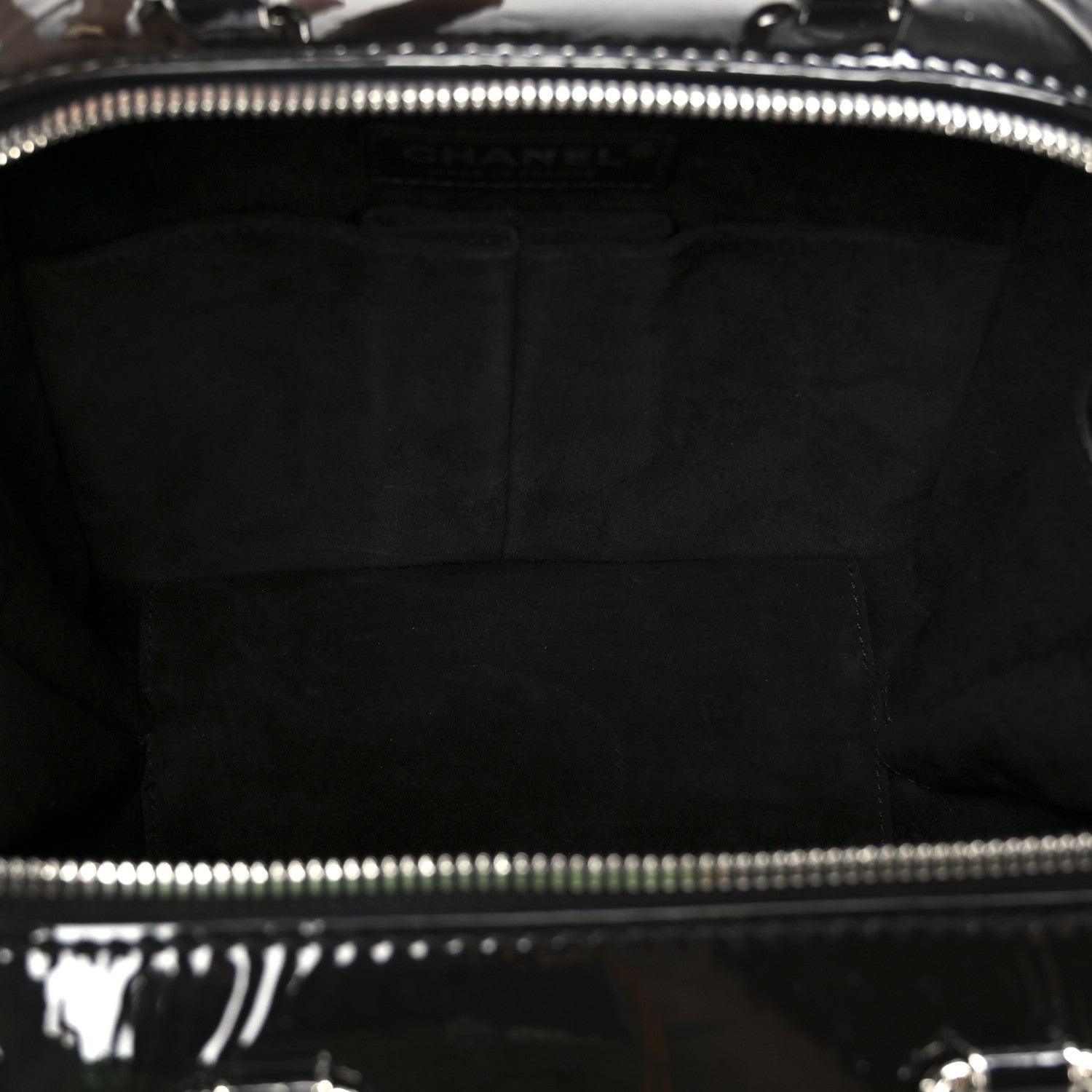 CHANEL シャネル CHANEL TRAVEL アタッシュケース Chanel Black Quilted Nylon Rolling Trolley Suitcase