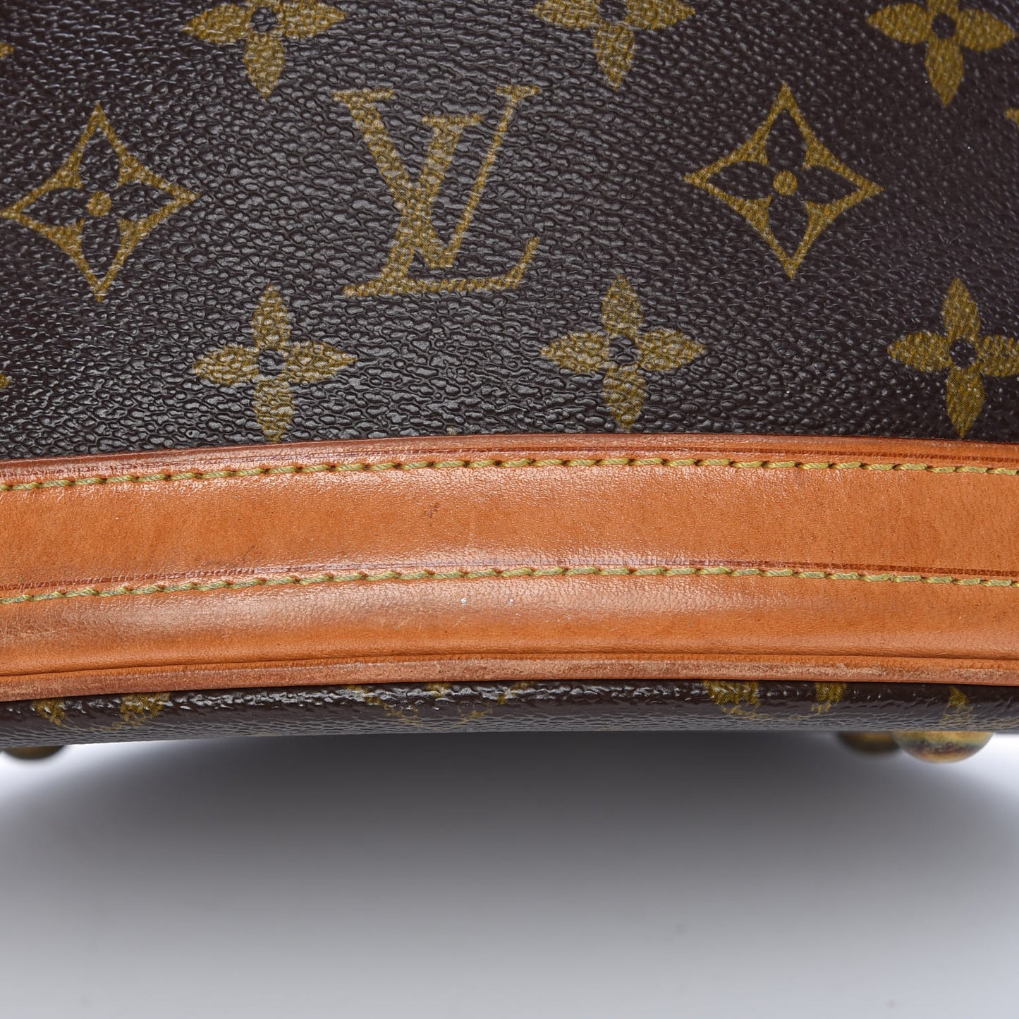 Monogram Petit Bucket 23