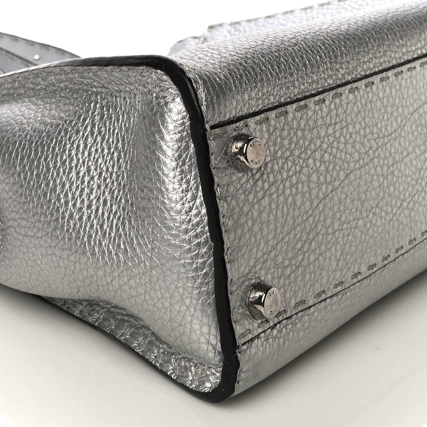 Cuoio Romano Lux Selleria Medium Peekaboo Iconic Satchel Argento