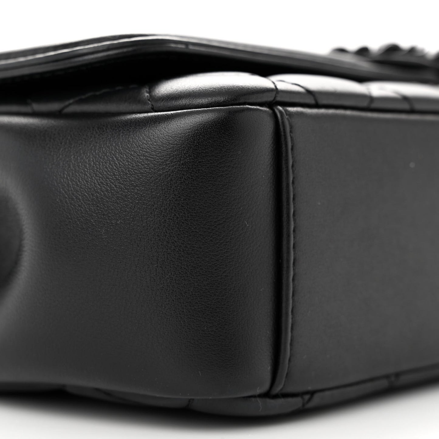 Lambskin Quilted Medium CC Filigree Flap Black