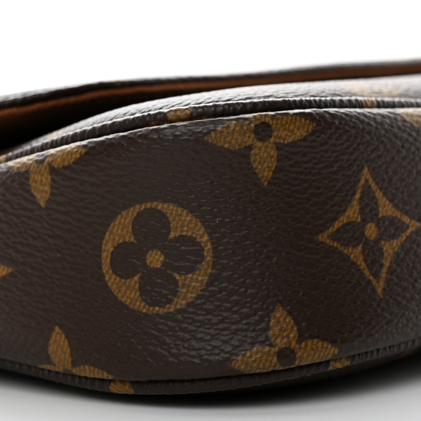 Monogram Ivy Wallet On Chain