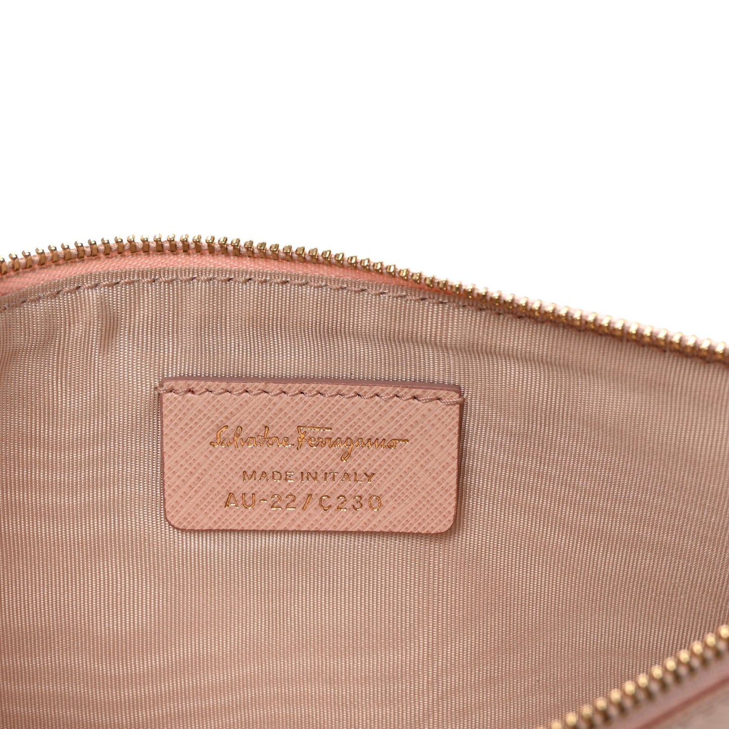 Pebble Calfskin Gancini Zip Wristlet Bonbon