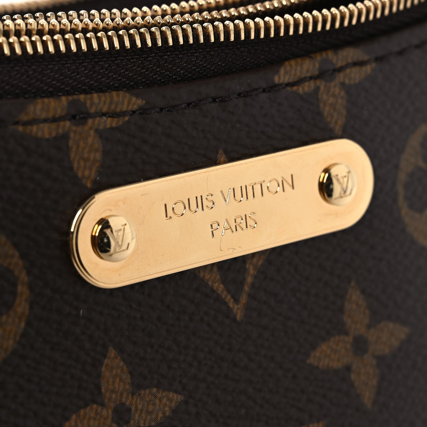 Louis Vuitton Monogram Liv Pochette 11 of 11