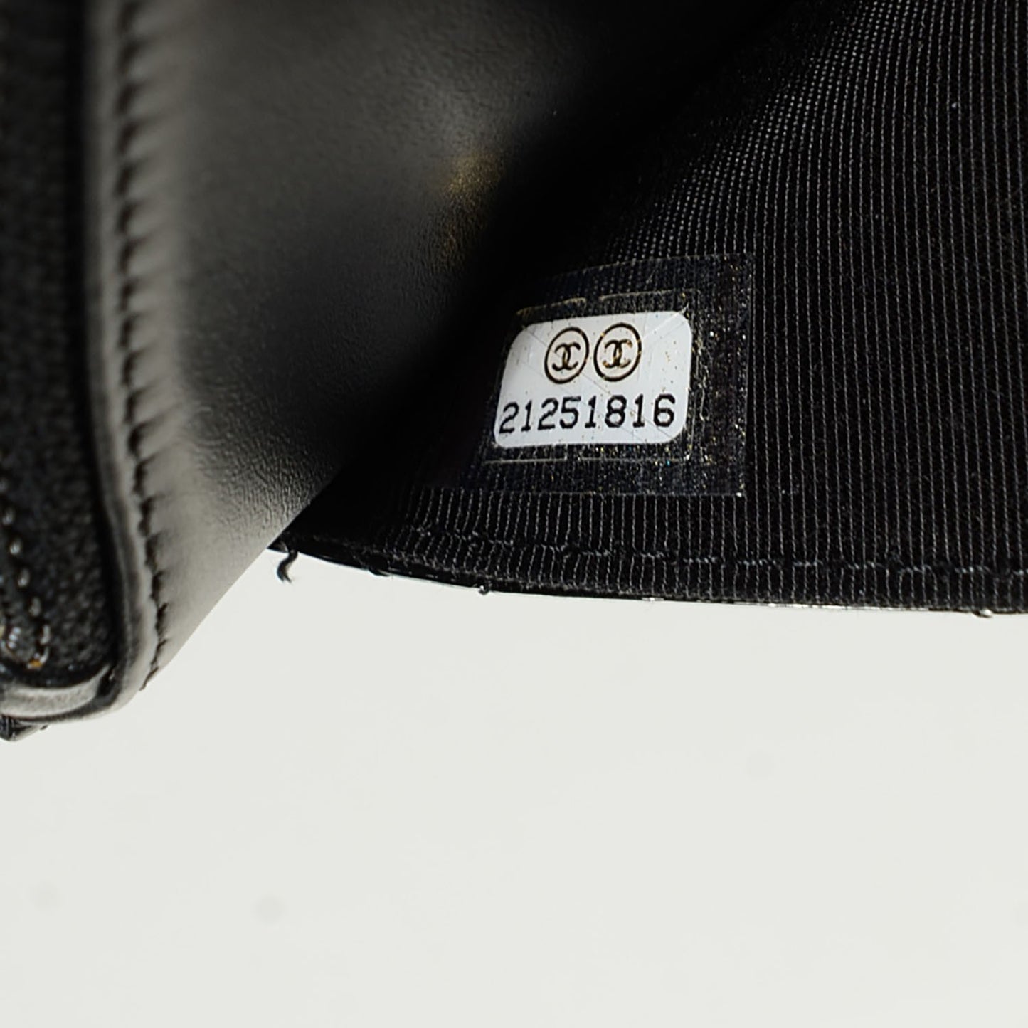 Patent Quilted Wallet On Chain WOC Black