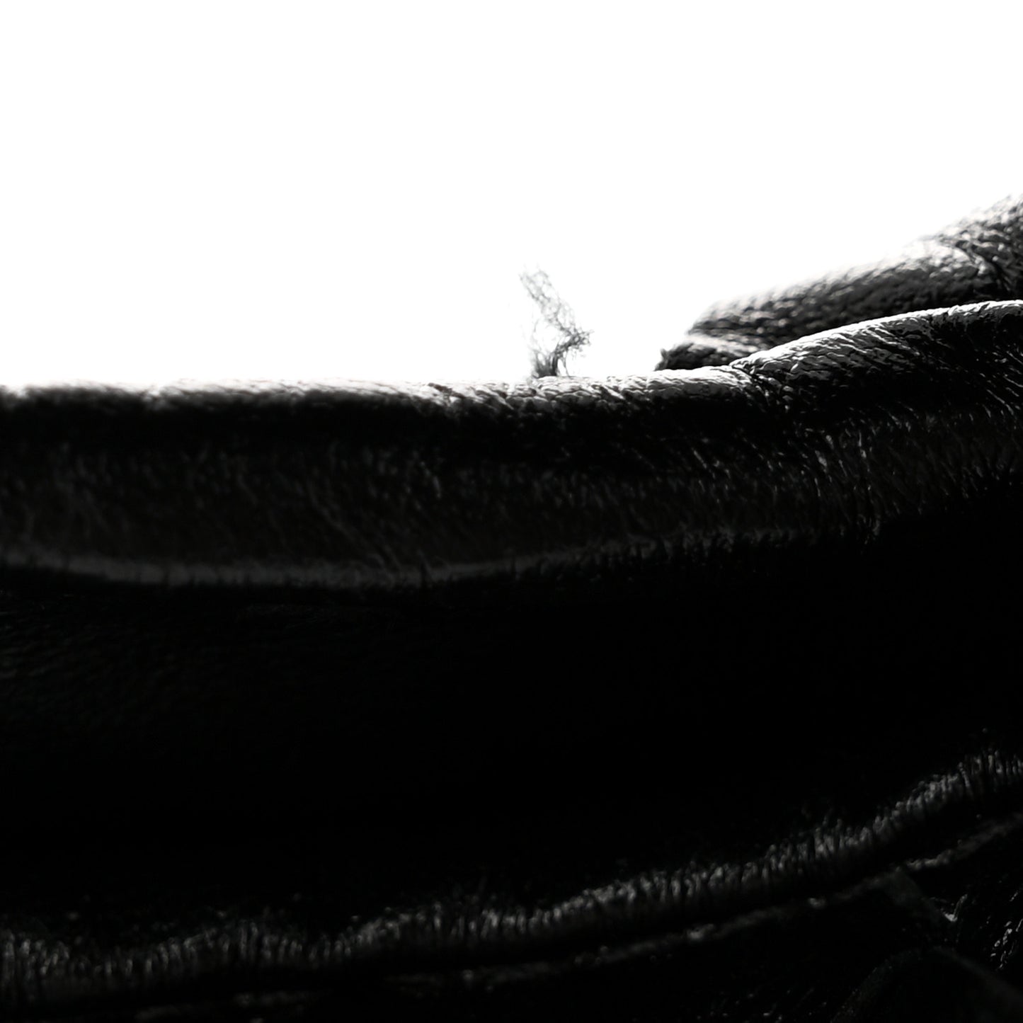 Calfskin Intrecciato Small Hop Black