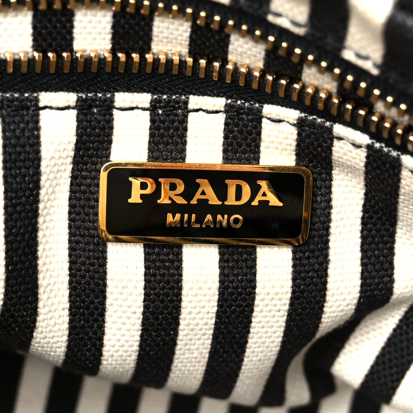 Canapa Small Logo Tote Black Talco