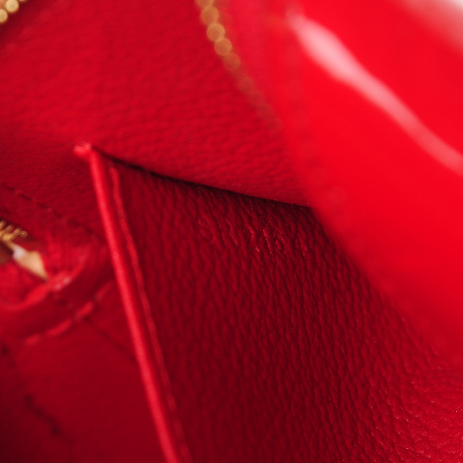 Louis Vuitton Vernis Cosmetic Pouch Pomme D'Amour 6 of 7