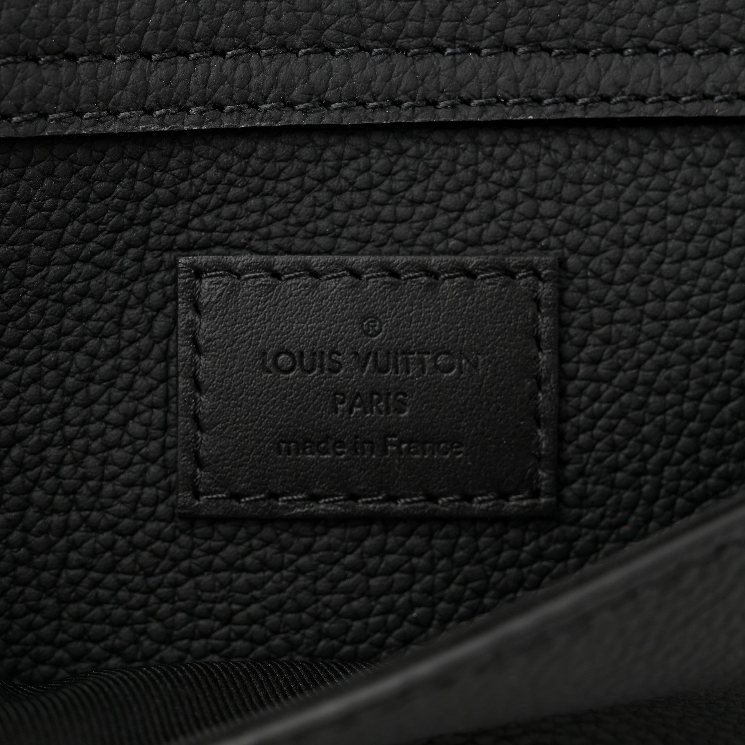 Louis Vuitton Grained Calfskin Aerogram Takeoff Sling Black 7 of 10