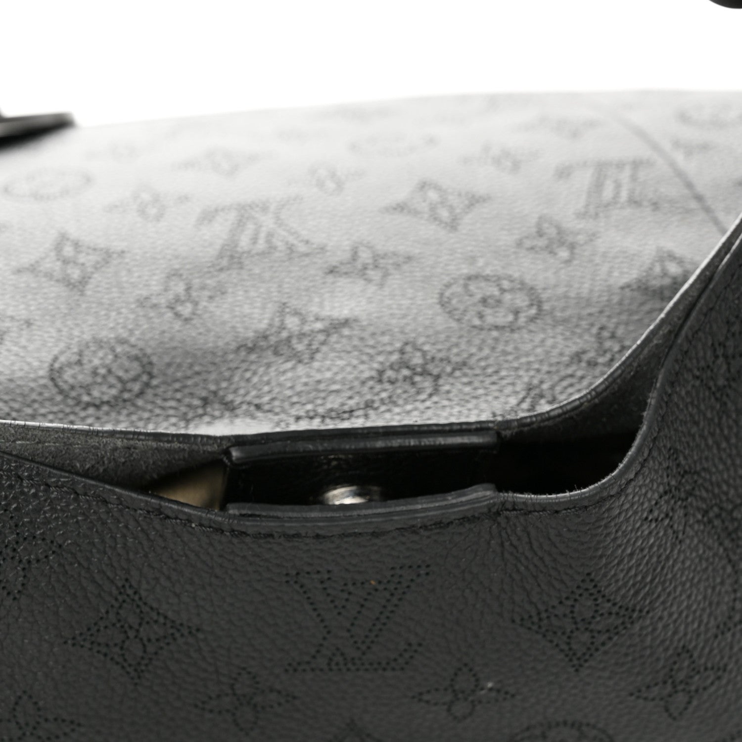 Louis Vuitton Mahina Carmel Hobo Black 12 of 15